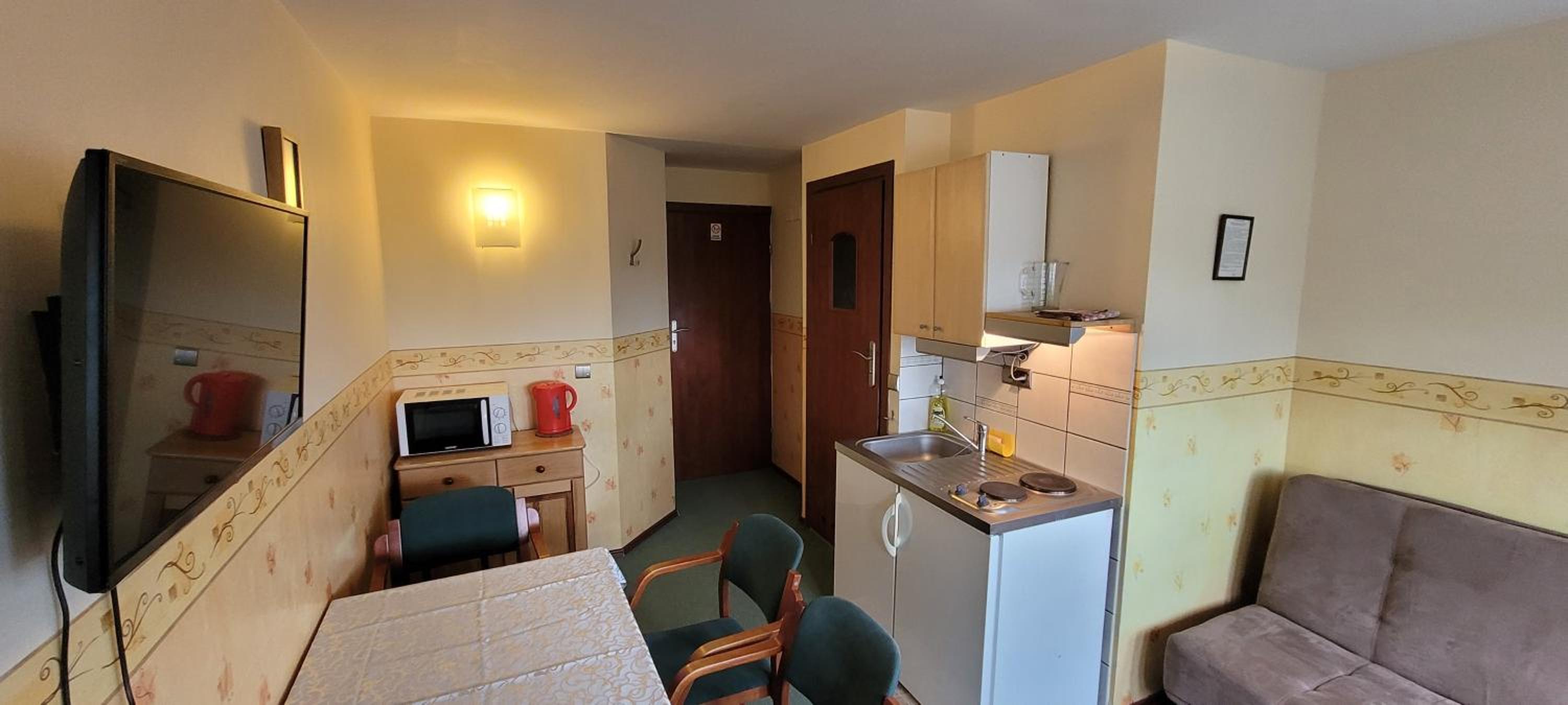 Quadruple Room - Photo 19