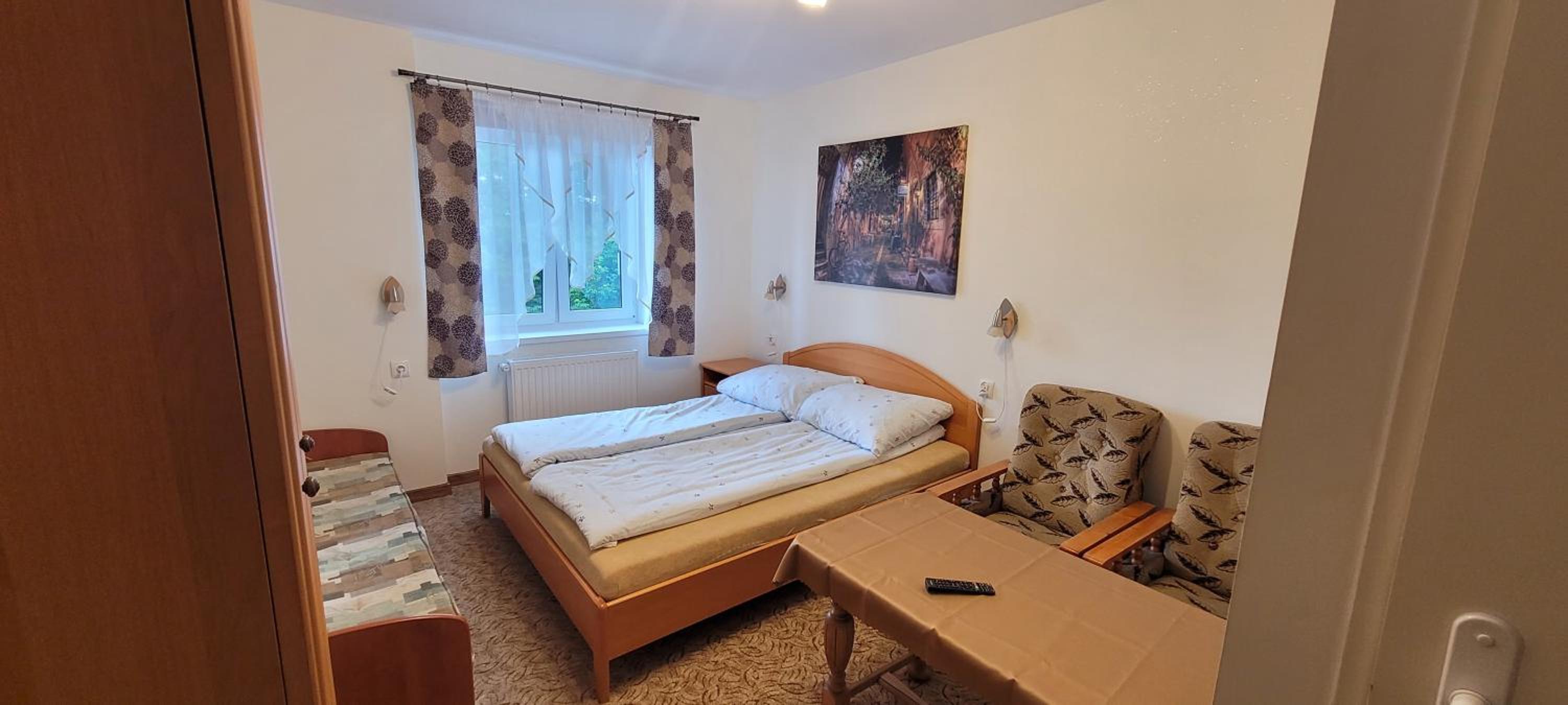 Double or Twin Room - Photo 6