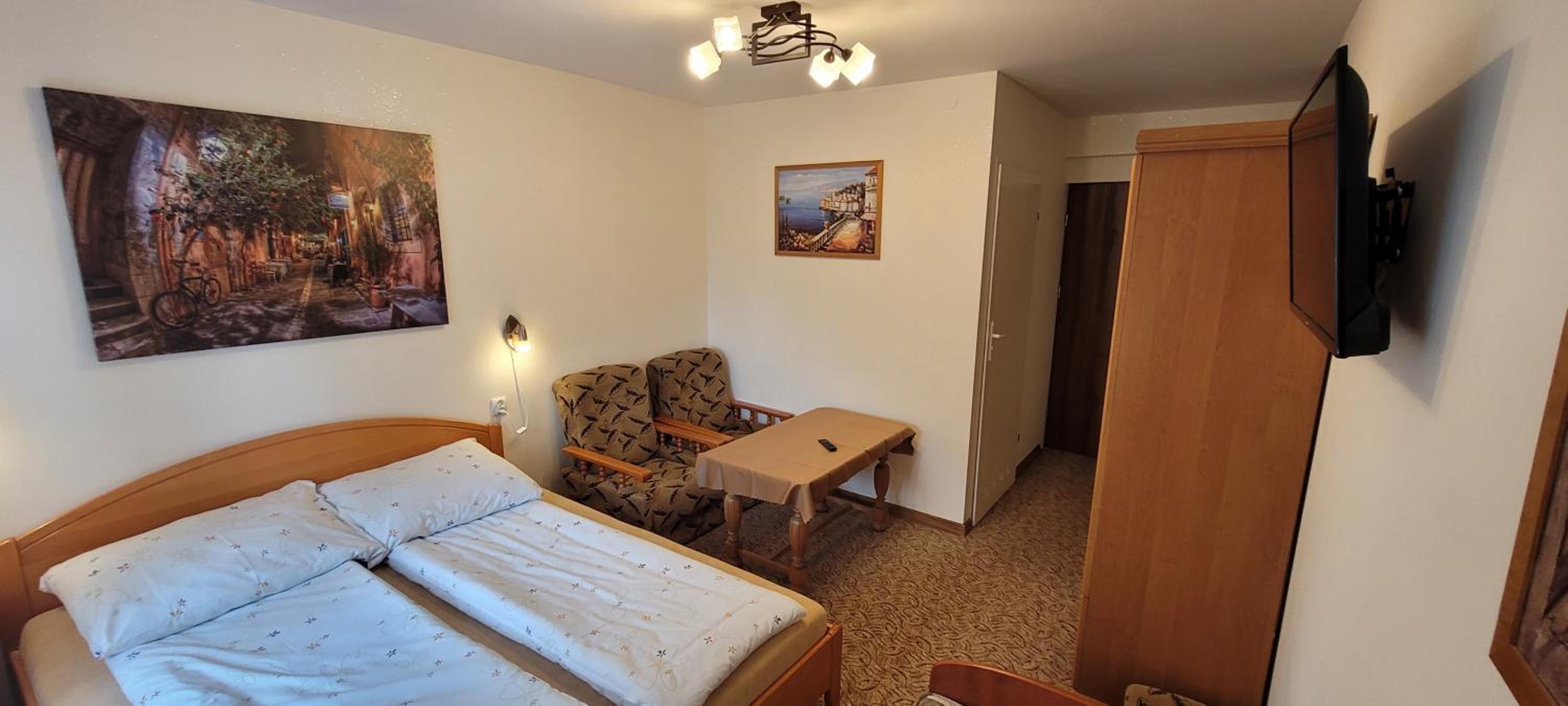 Double or Twin Room - Photo 7