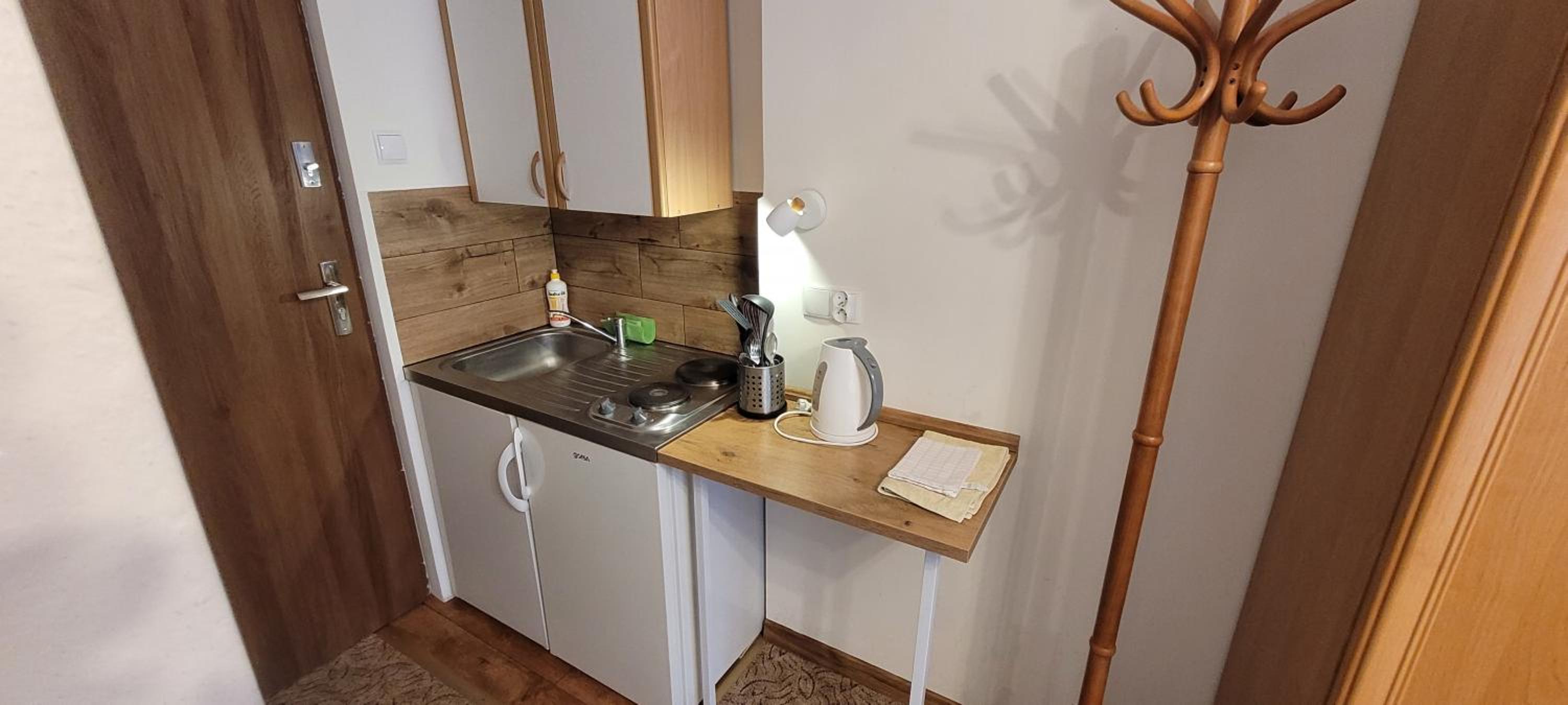Double or Twin Room - Photo 8