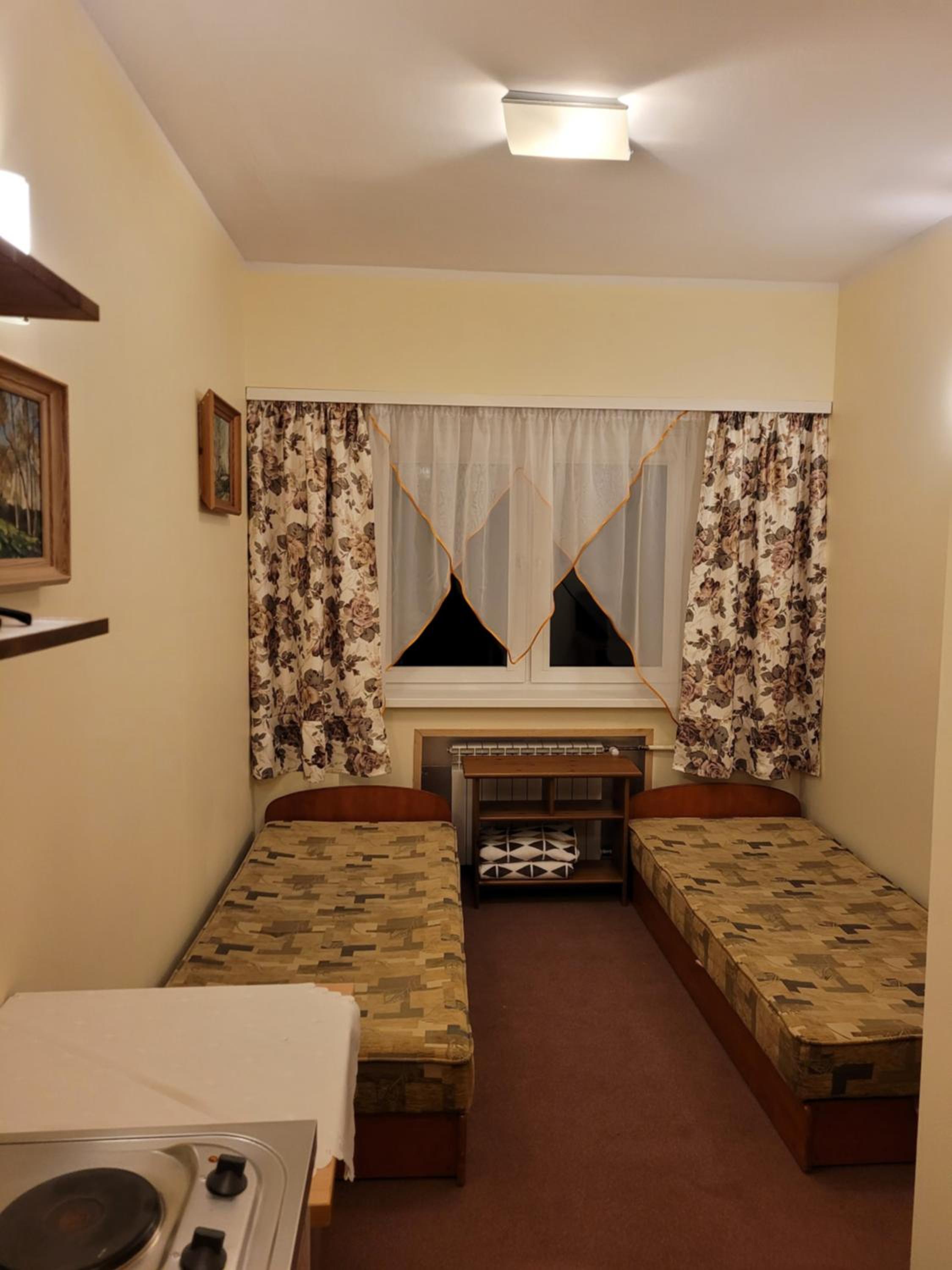 Double or Twin Room - Photo 9