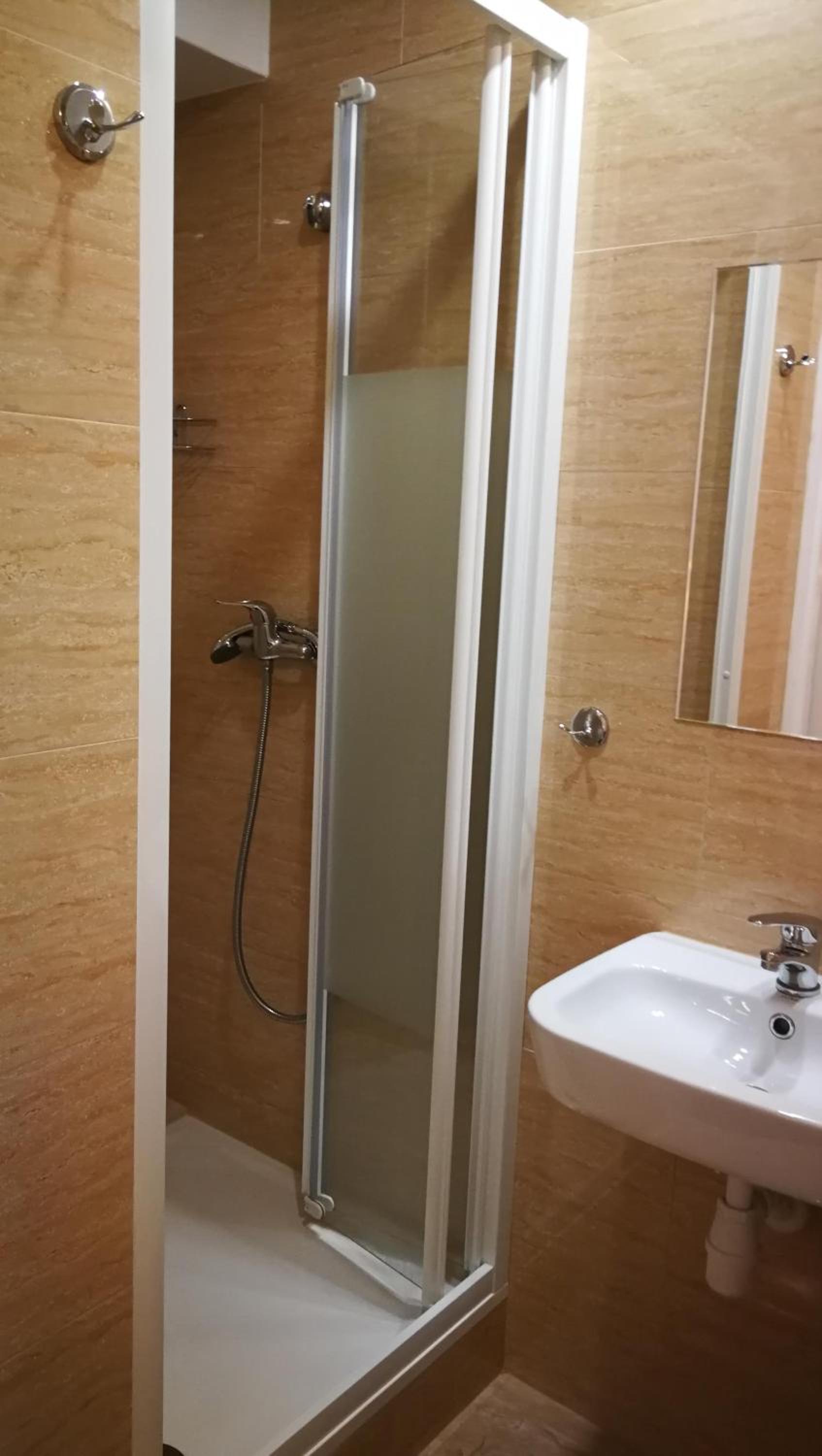 Double or Twin Room - Photo 13