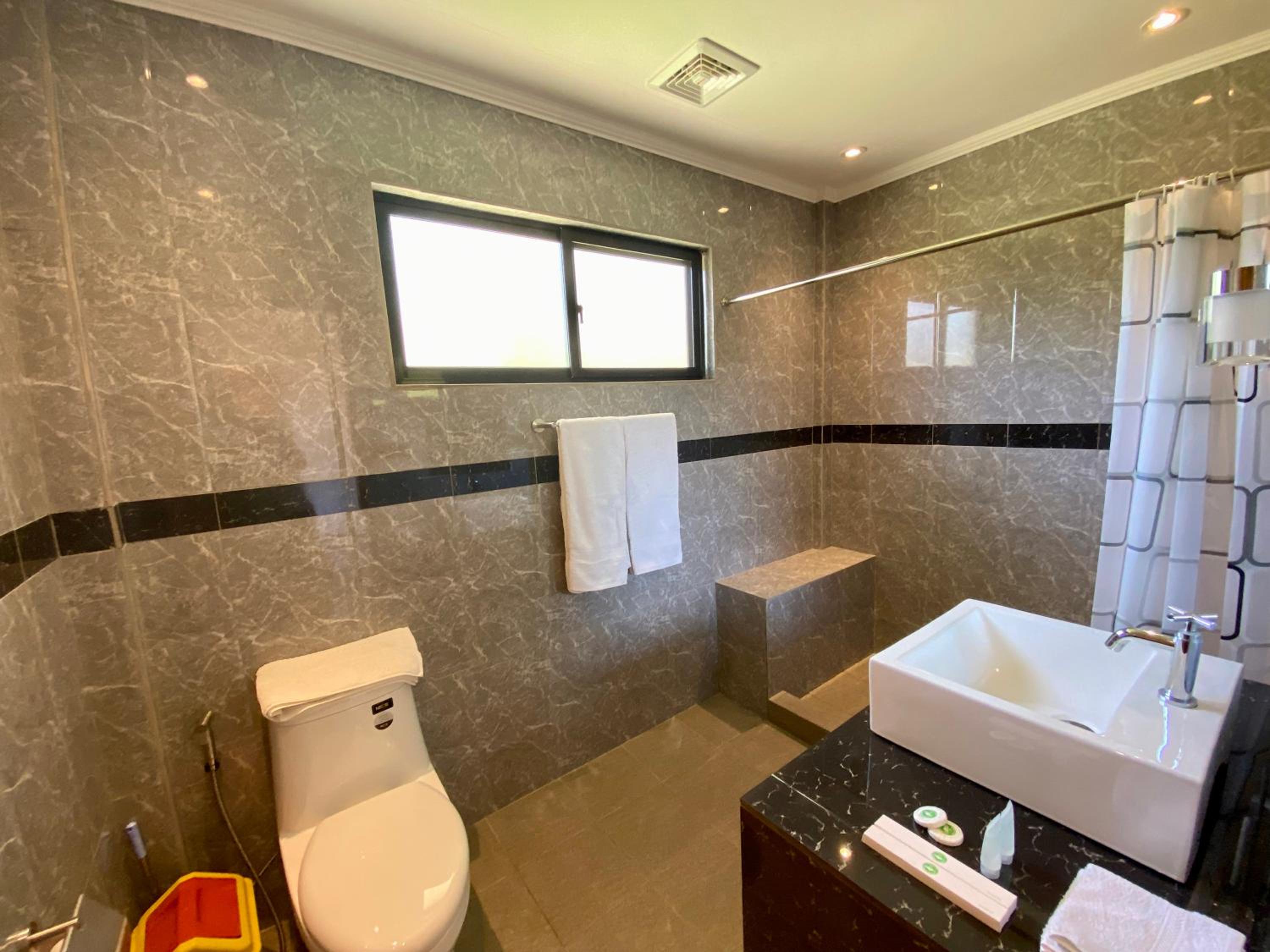 Deluxe Bungalow - Photo 5