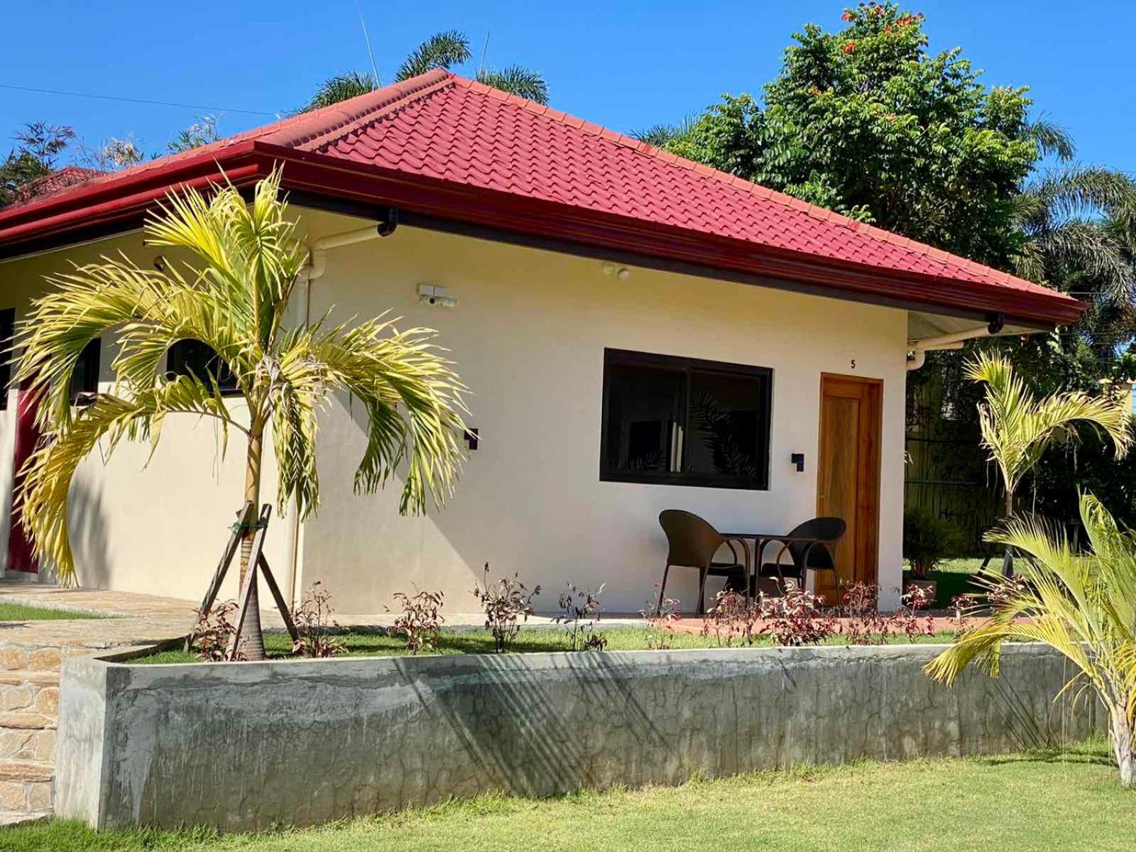 Deluxe Bungalow - Photo 7