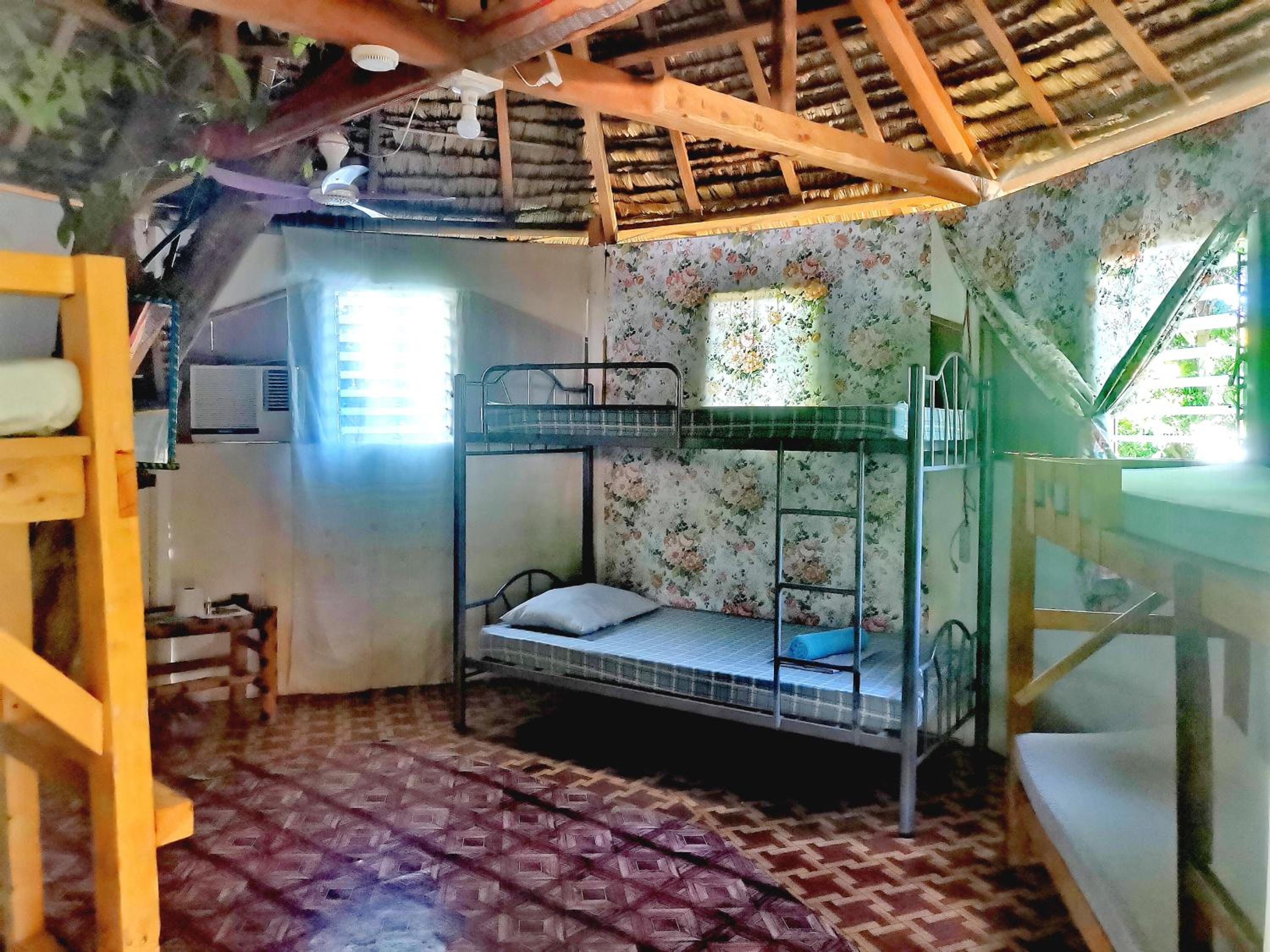 Family Room with Garden View - Photo 1