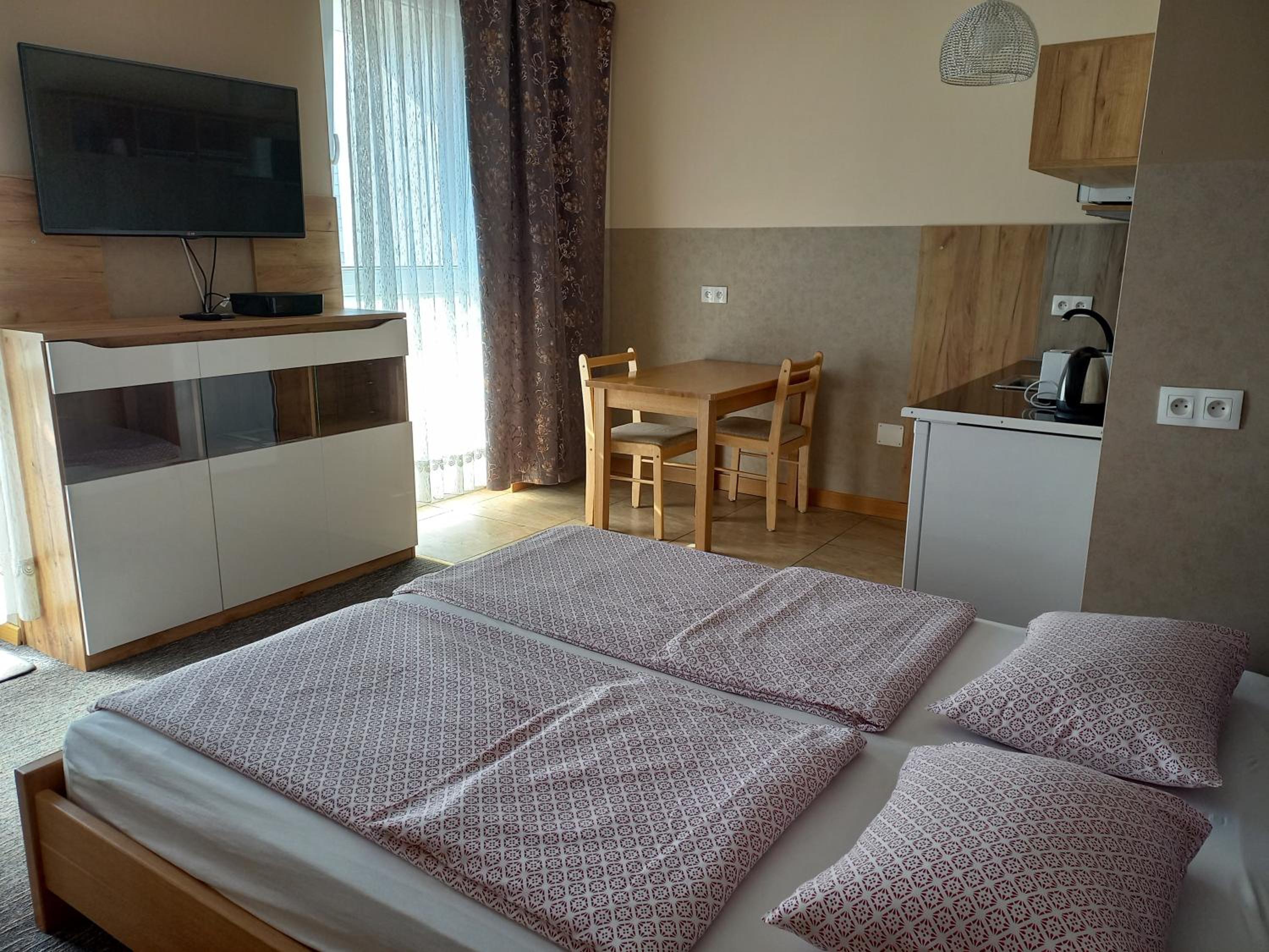 Studio Apartment photo 3
