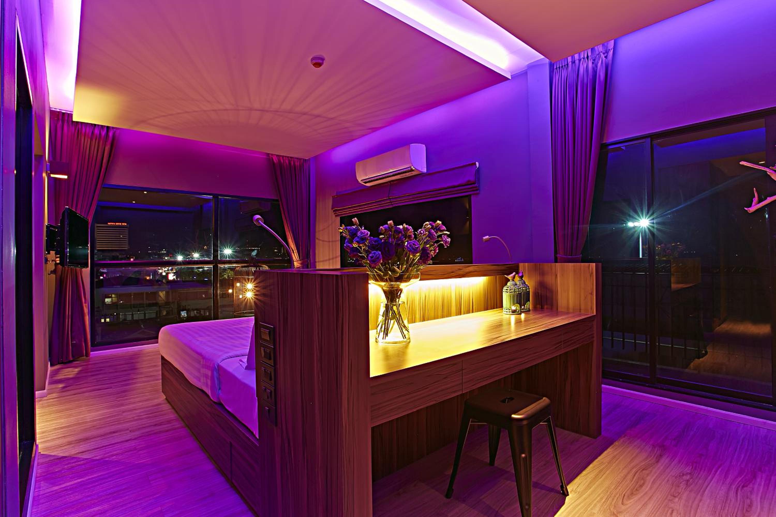 Deluxe Double Room - Photo 11