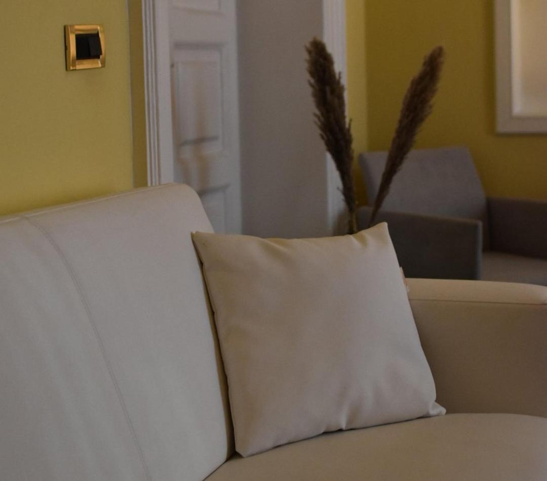 Superior Family Room - Photo 26