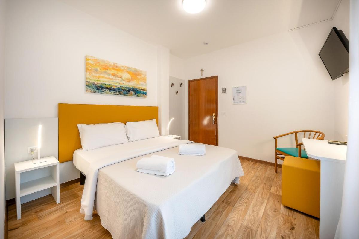 Standard Double Room photo 2