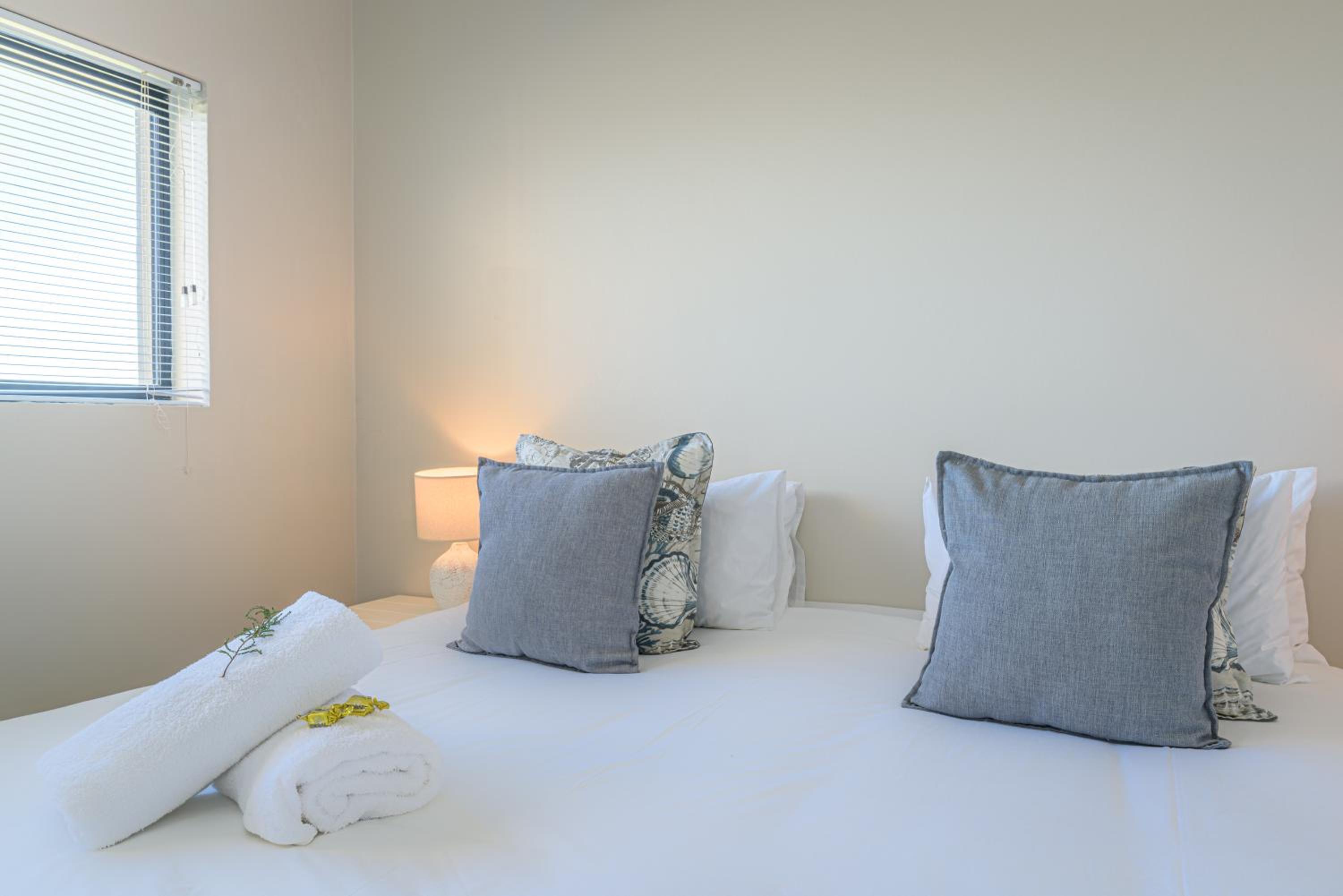 Apartment with Sea View - Photo 6