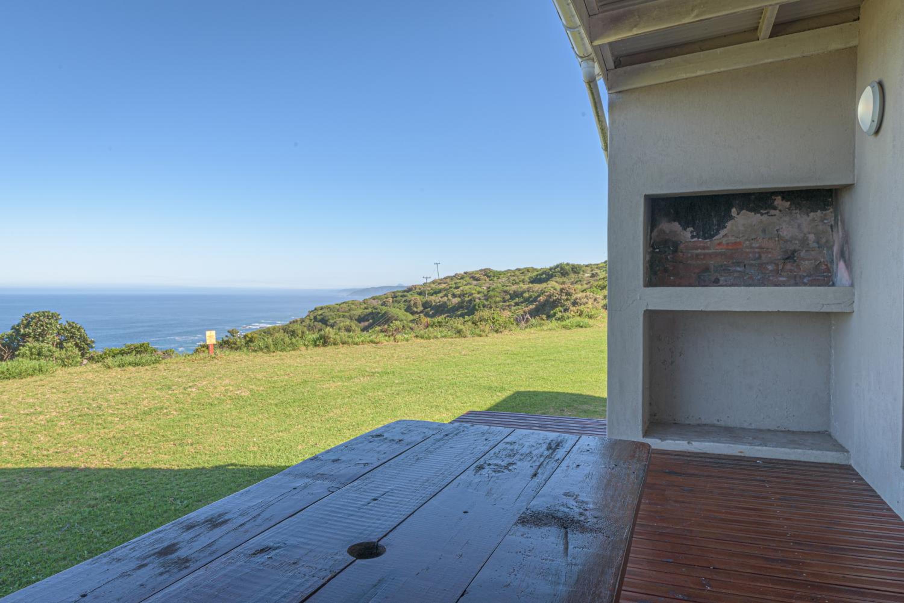 Apartment with Sea View - Photo 3