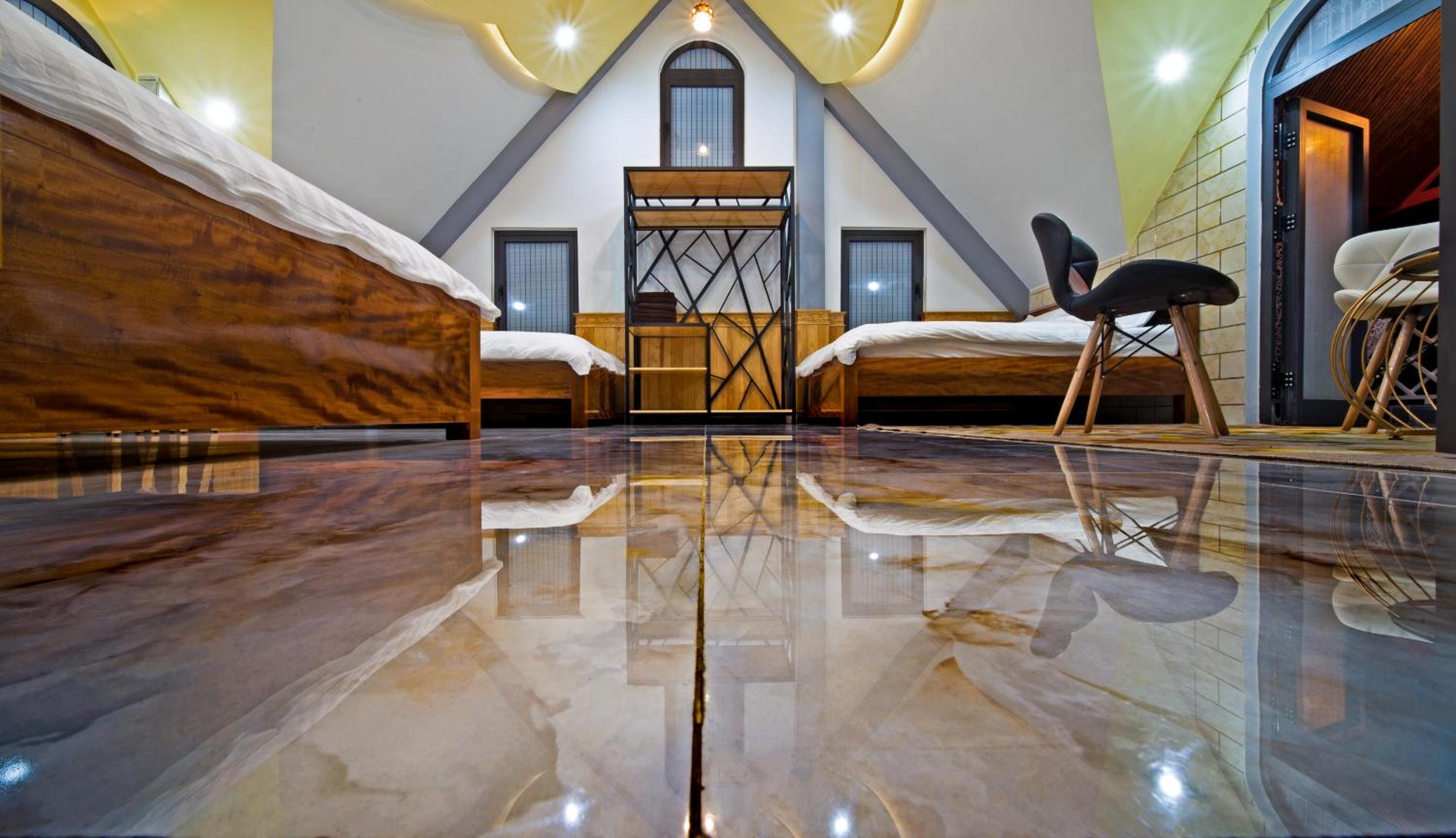 Deluxe Family Room