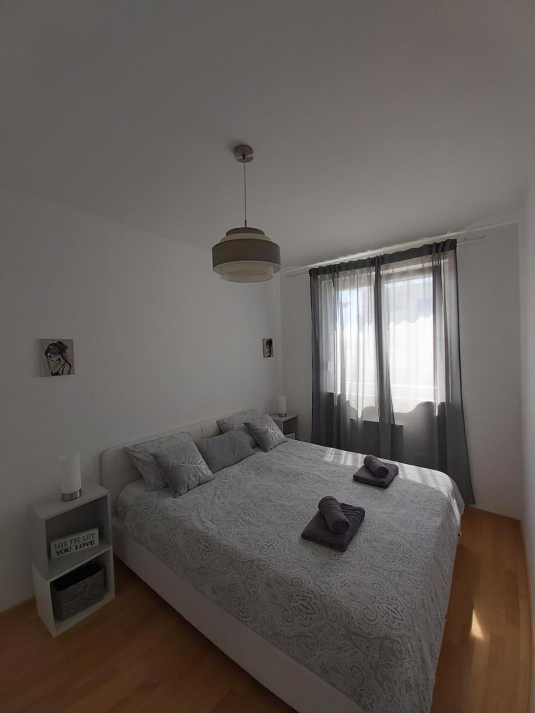 Two-Bedroom Apartment - Photo 9