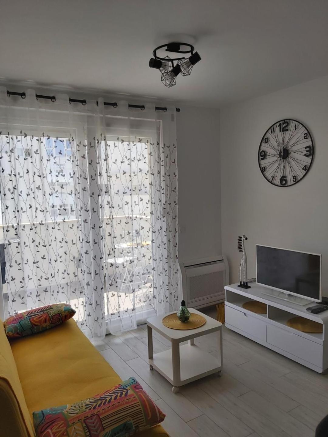 Two-Bedroom Apartment - Photo 8