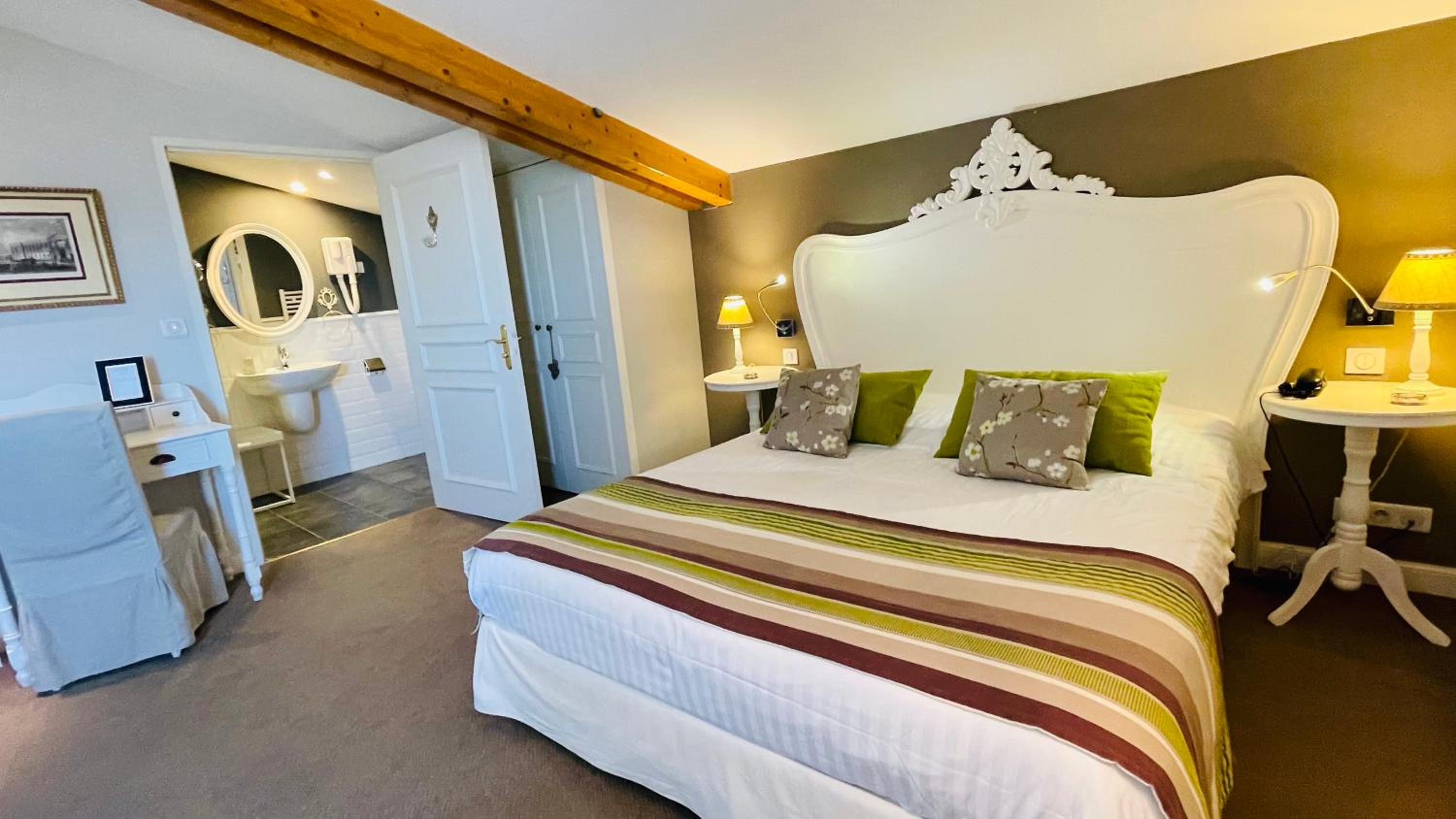 Executive Double Room - Photo 6