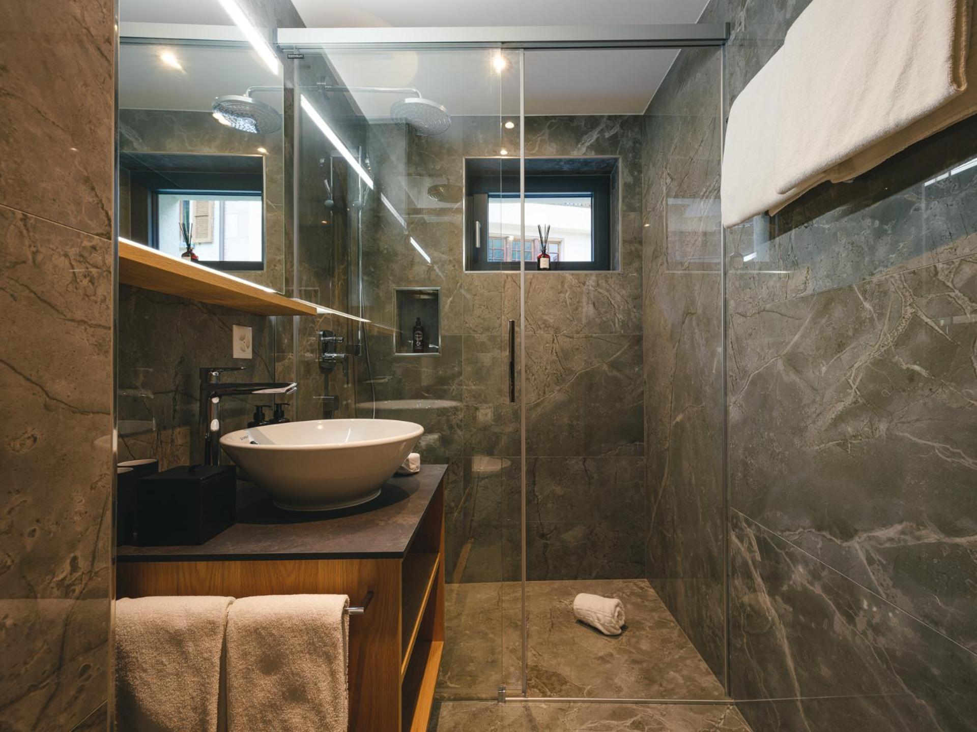 Classic Double Room - Photo 12