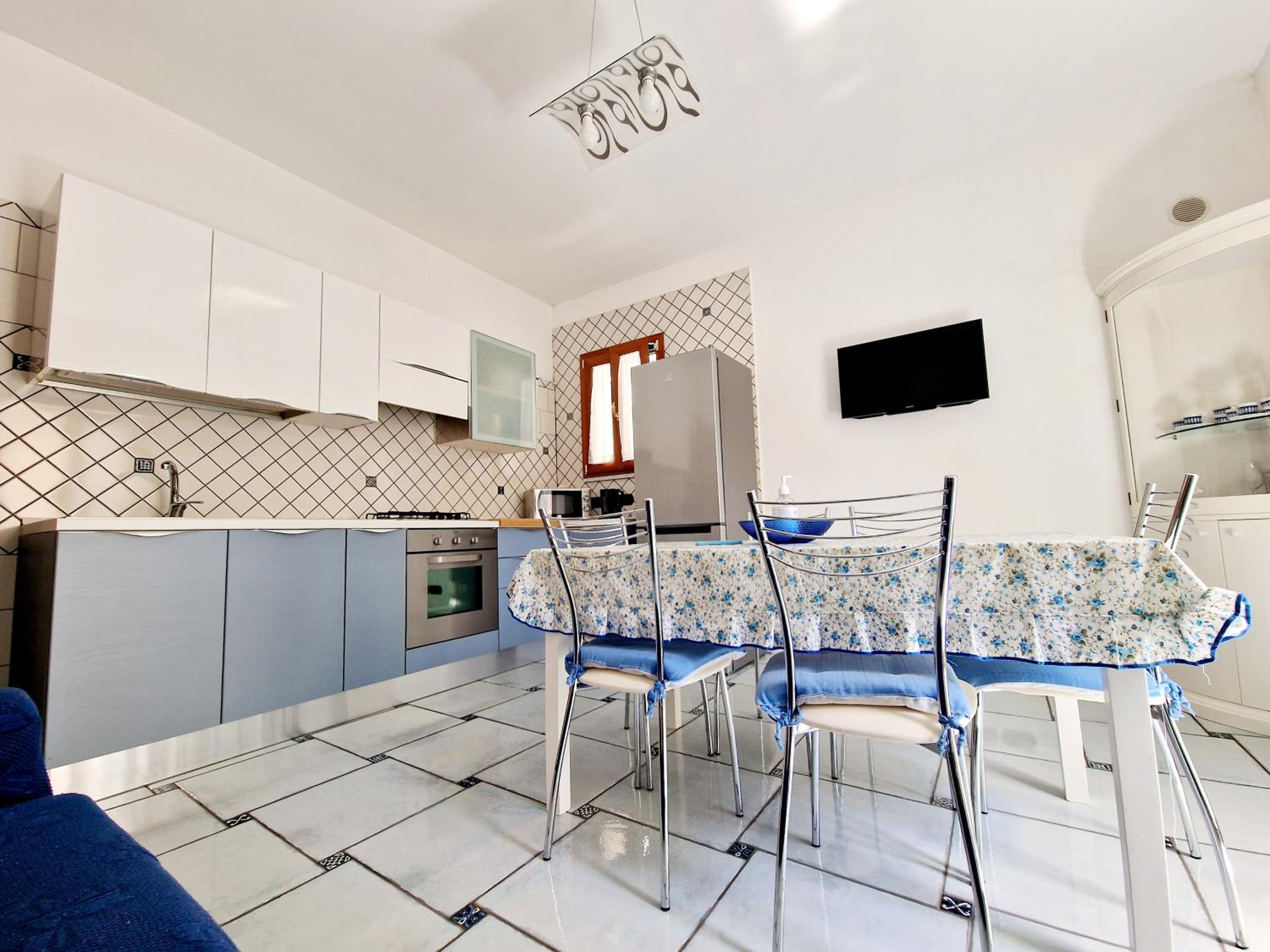 Two-Bedroom House - Photo 48