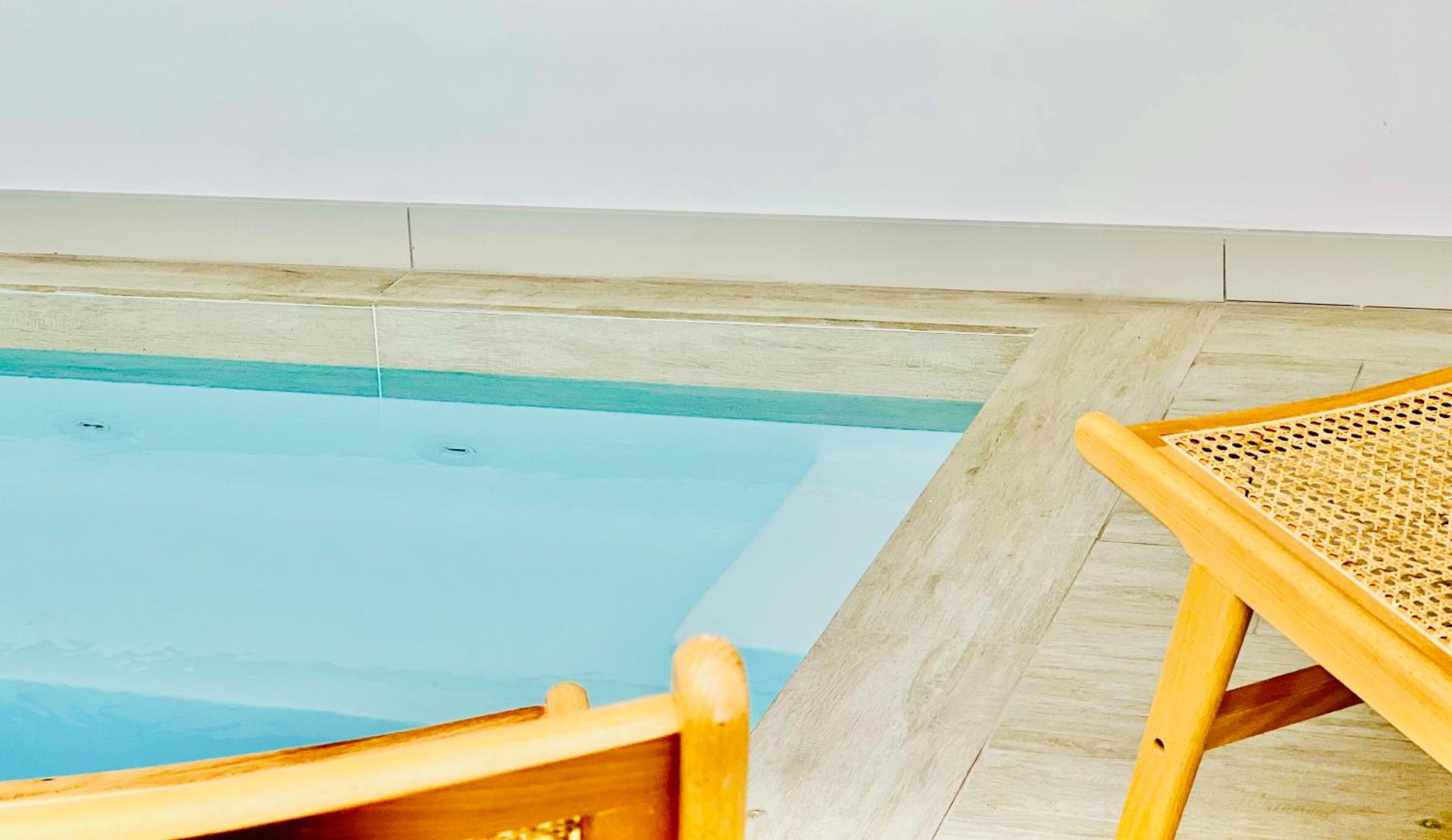 Deluxe Apartment with Swimming Pool  - Photo 37