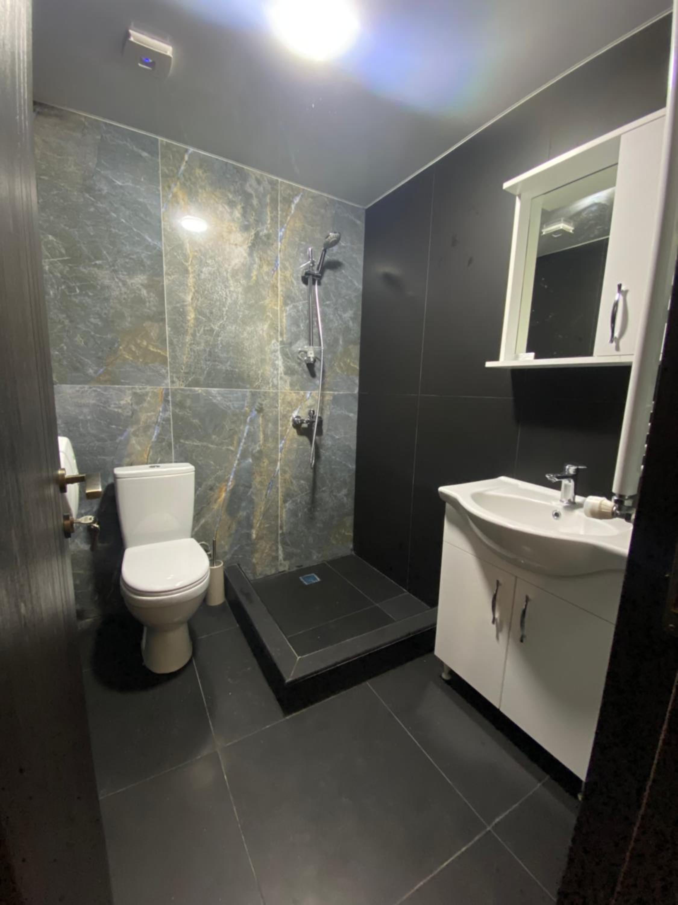 Basic Triple Room photo 2