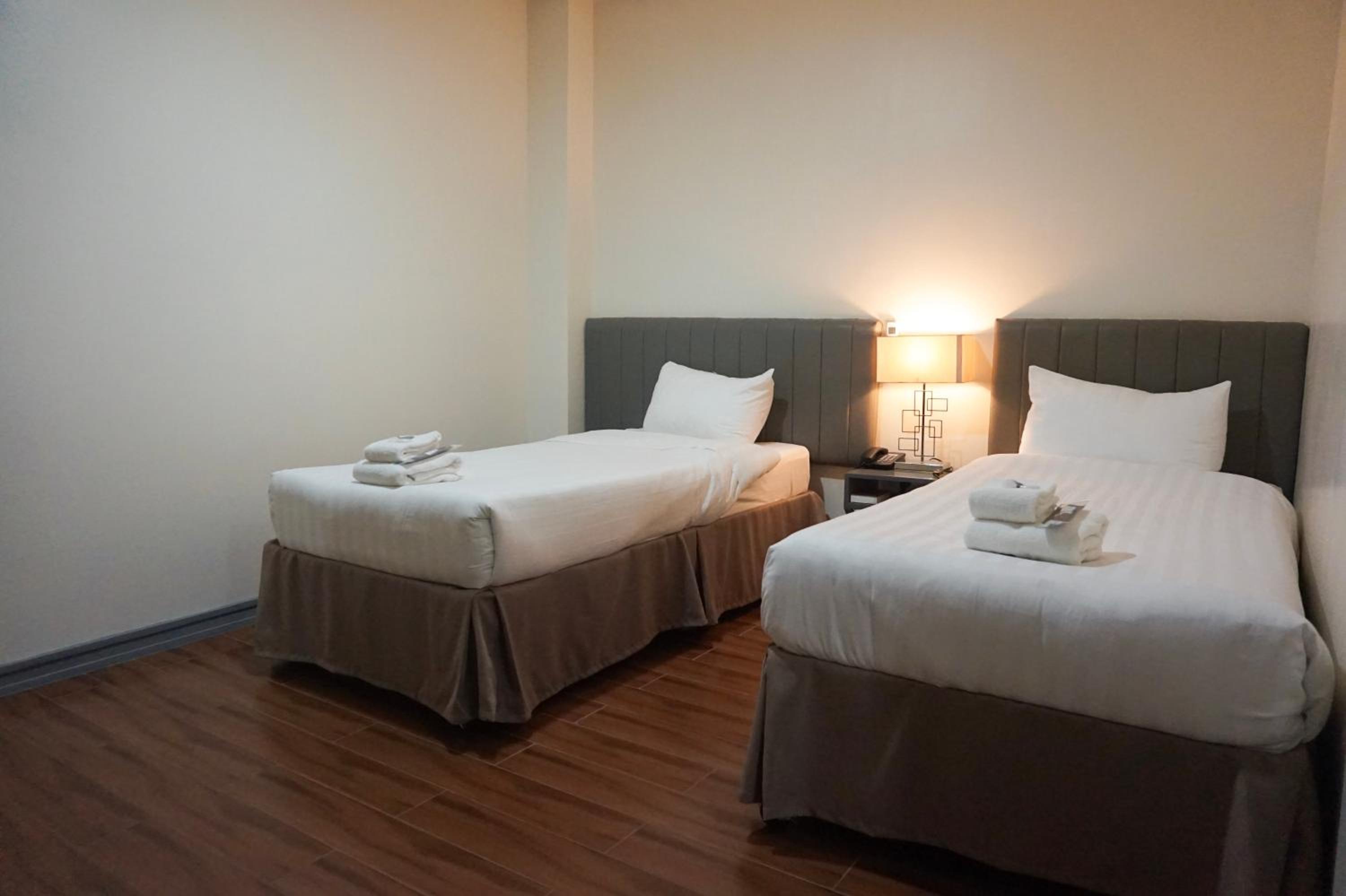 Deluxe Twin Room - Photo 6