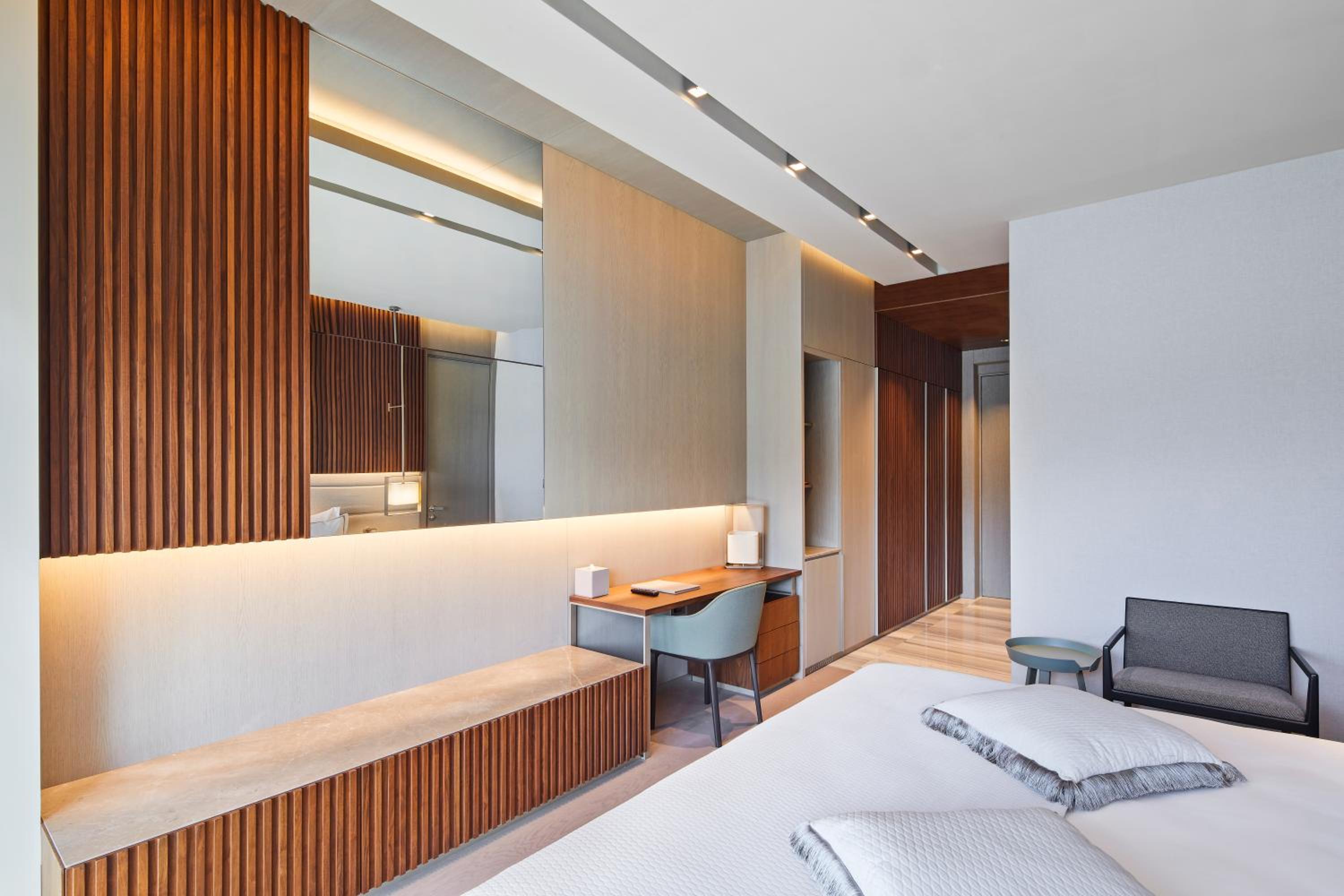 Double Room with Balcony and Sea View - Photo 3