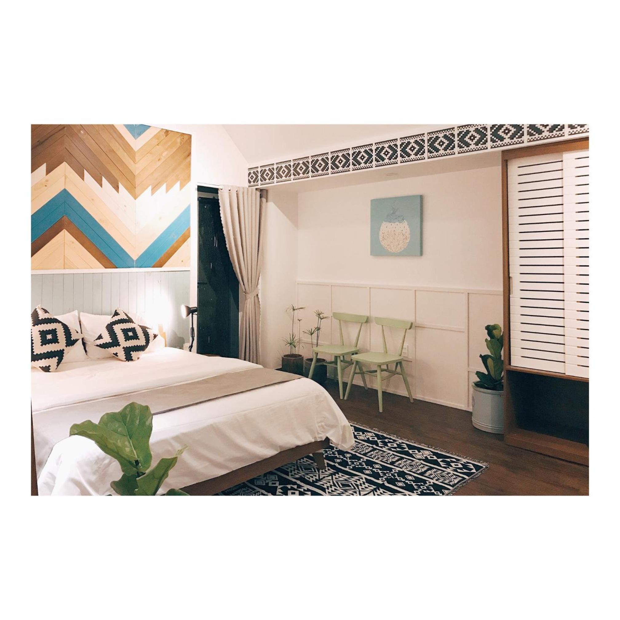 Standard Queen Room