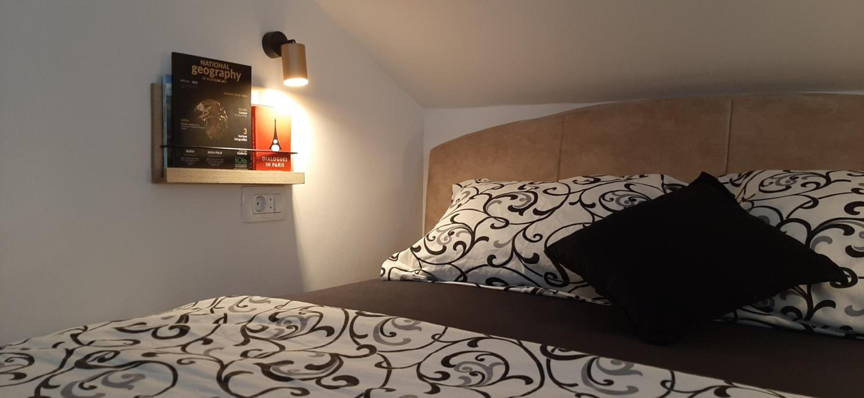 One-Bedroom Apartment photo 2