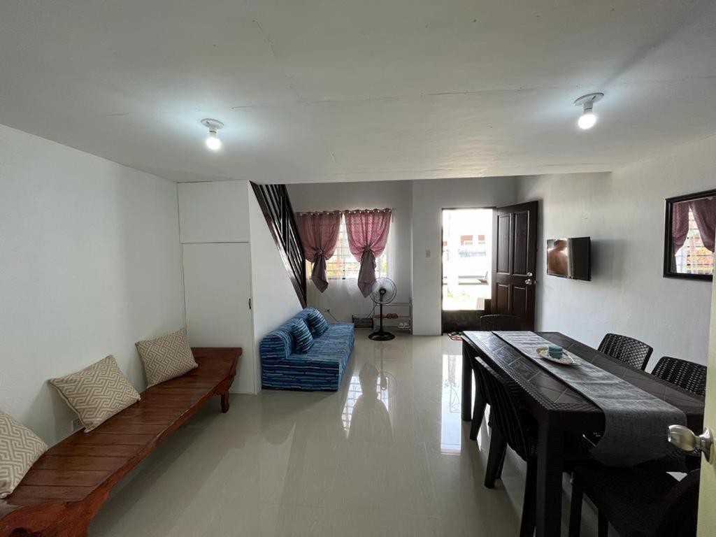 One-Bedroom House - Photo 1