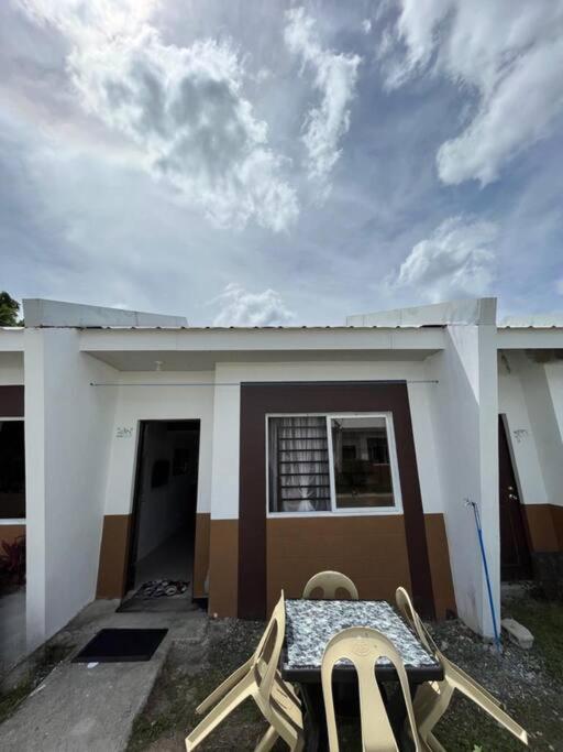 One-Bedroom House - Photo 3