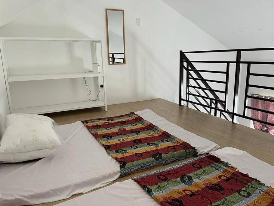 One-Bedroom House - Photo 11