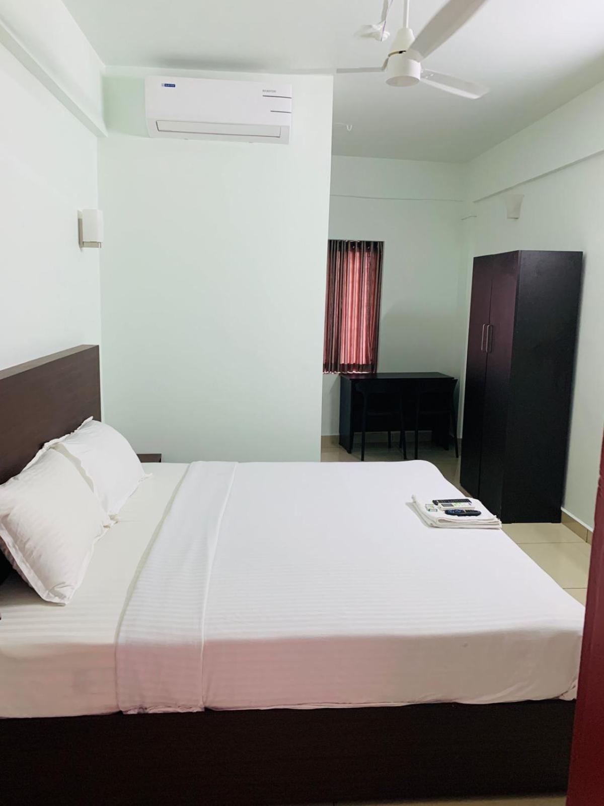 Deluxe Room - Photo 15