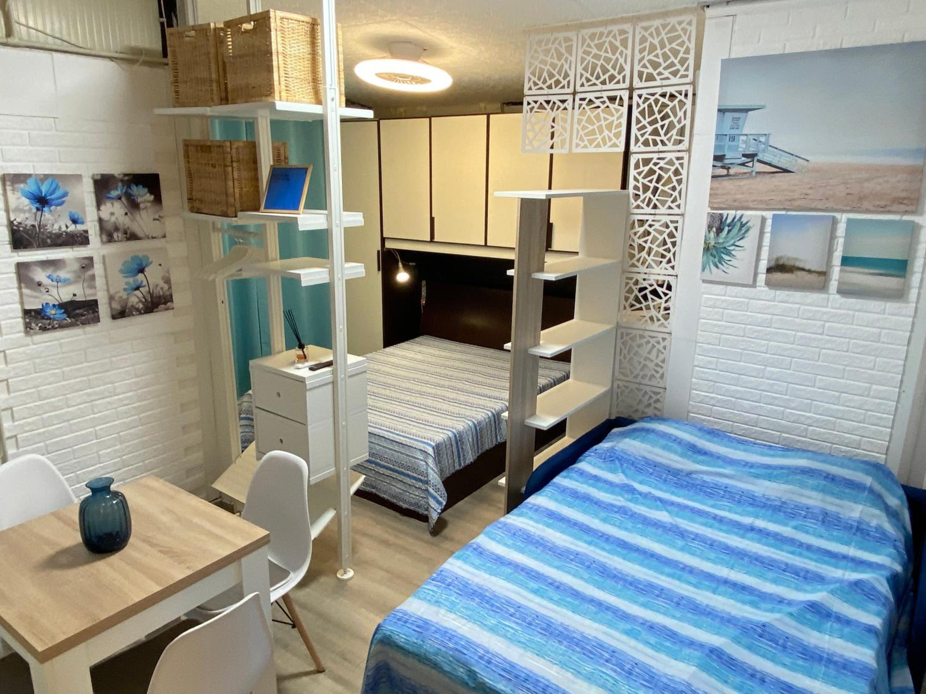 One-Bedroom House photo 1