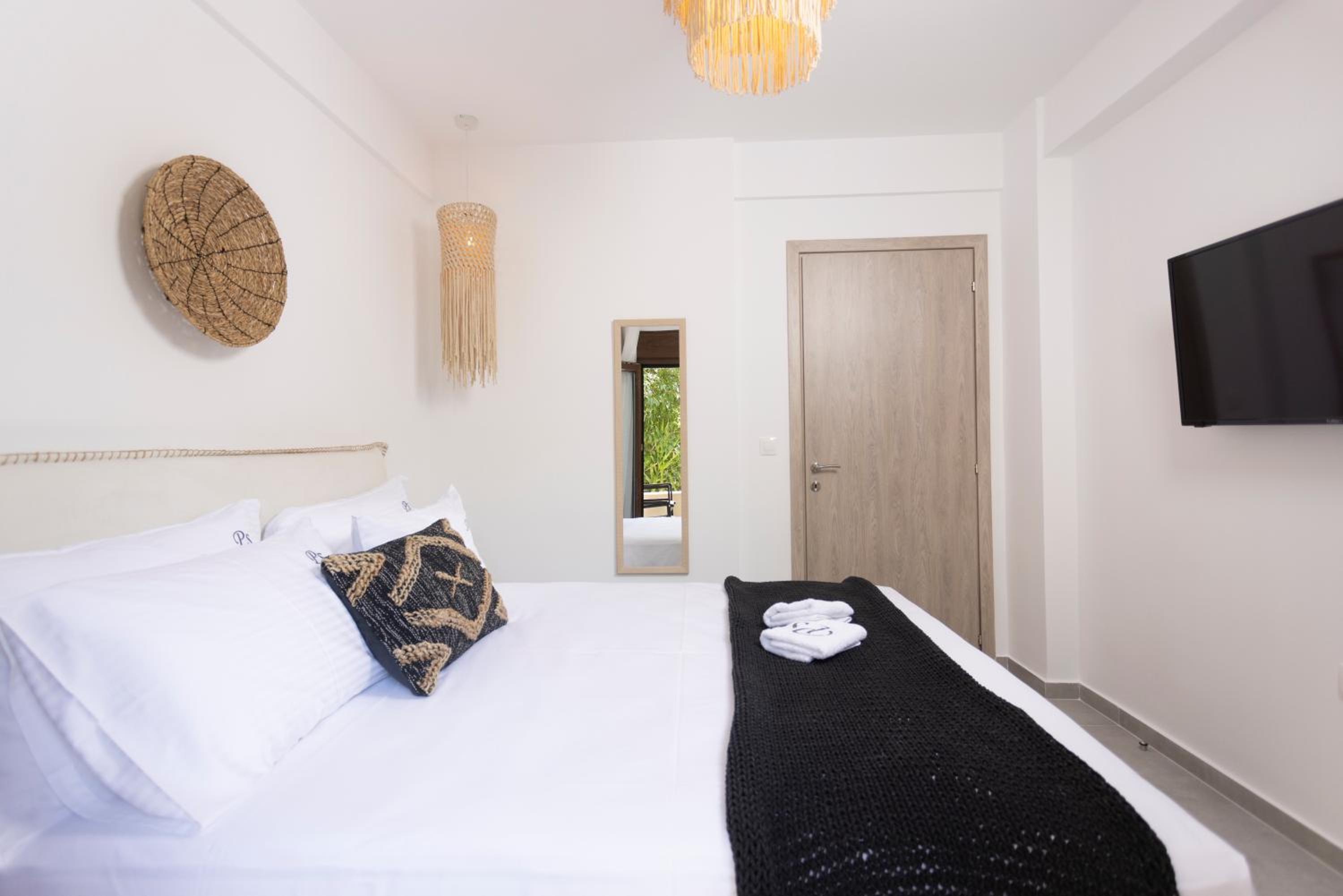 Deluxe King Suite