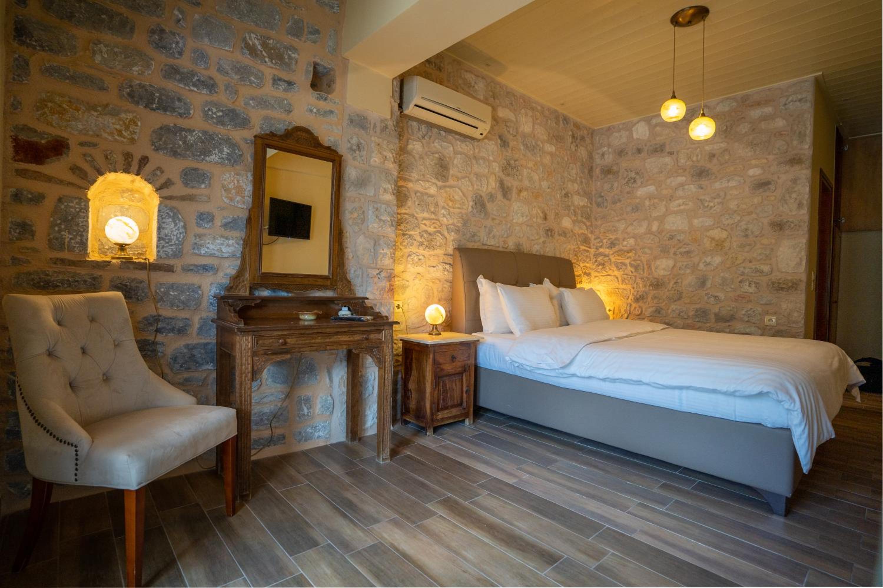Deluxe Double Room photo 2