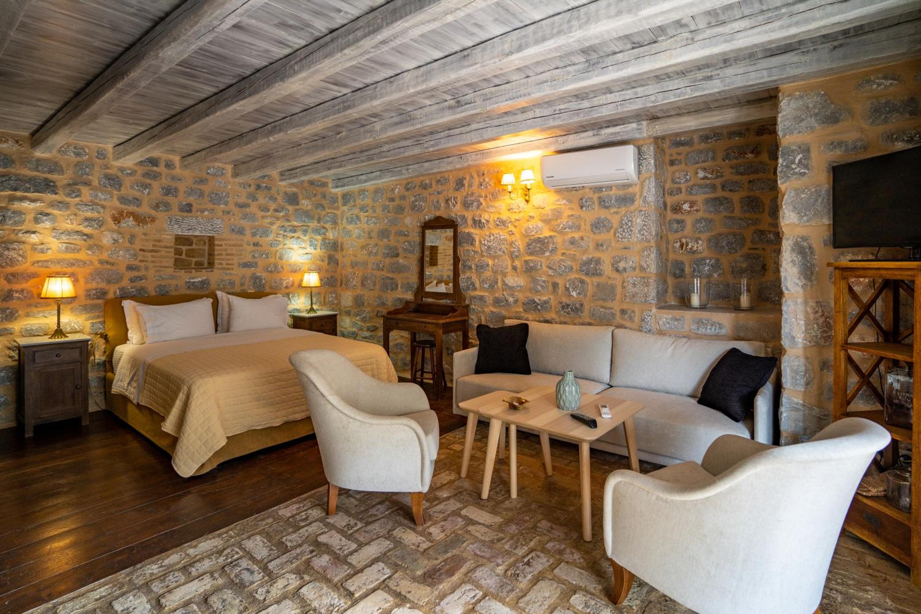 Deluxe Suite with Sea View photo 1