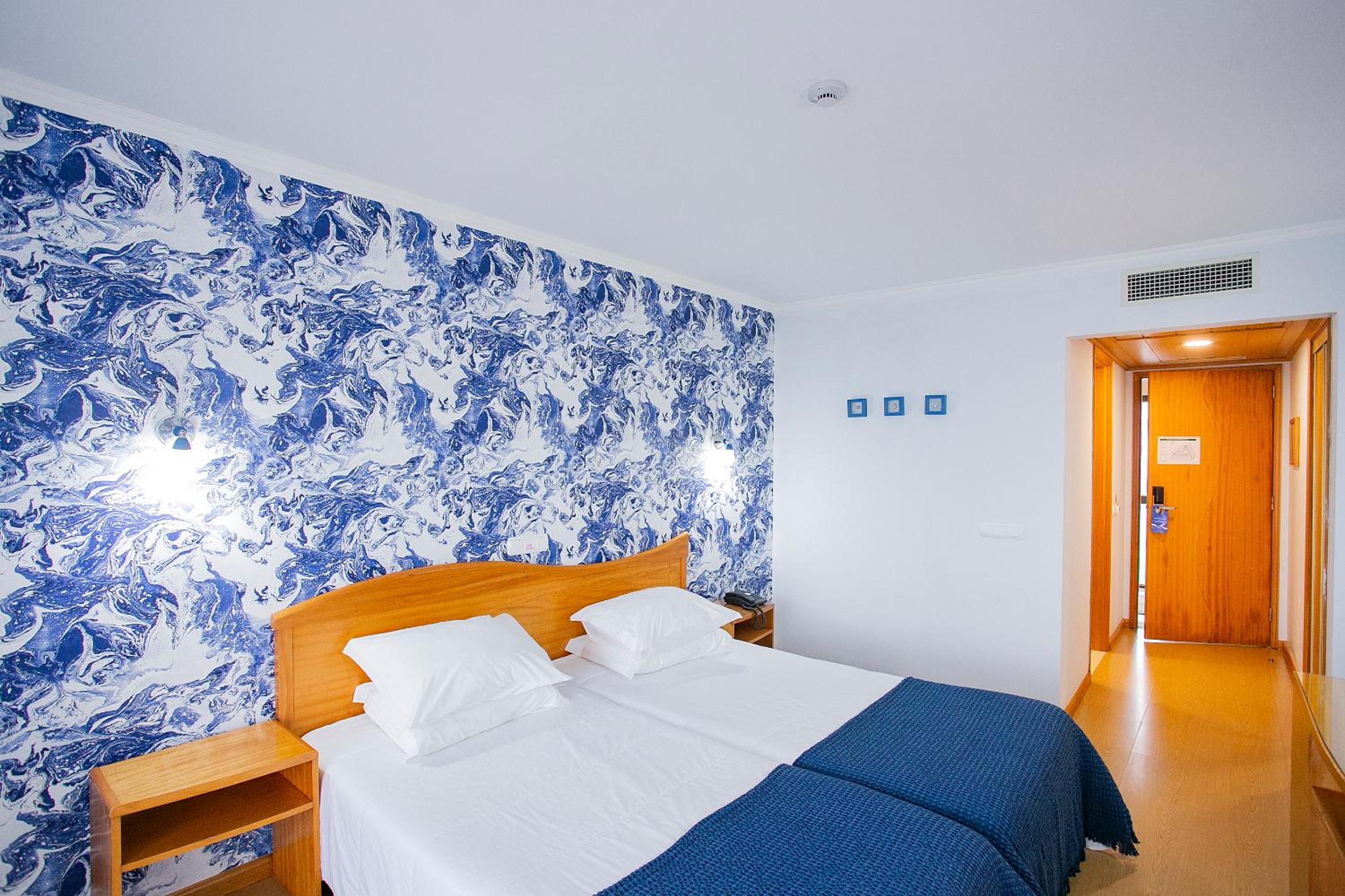 Twin Room with Sea View - Photo 7