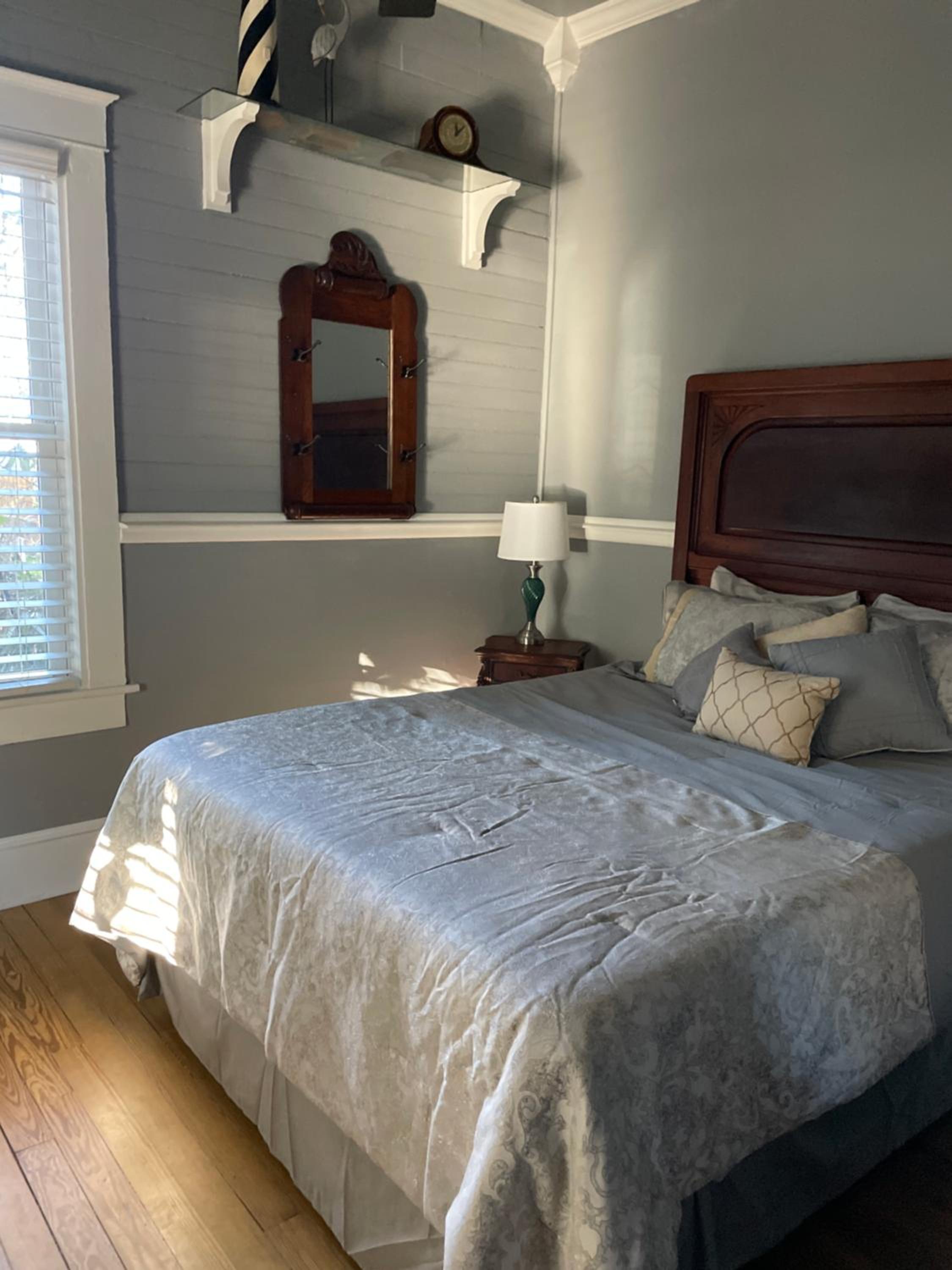 Queen Room - Photo 10
