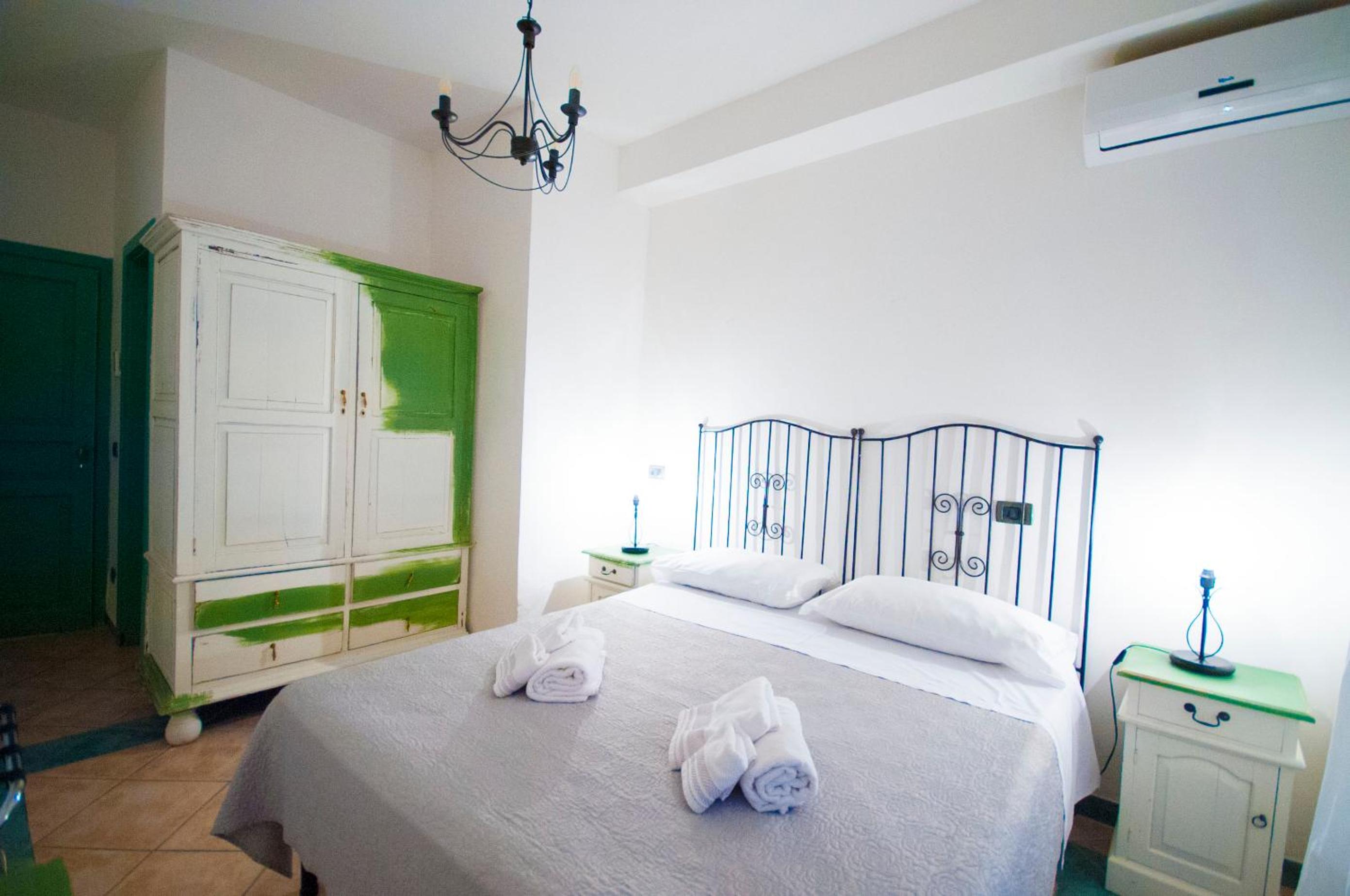 Double Room with Private Bathroom photo 3