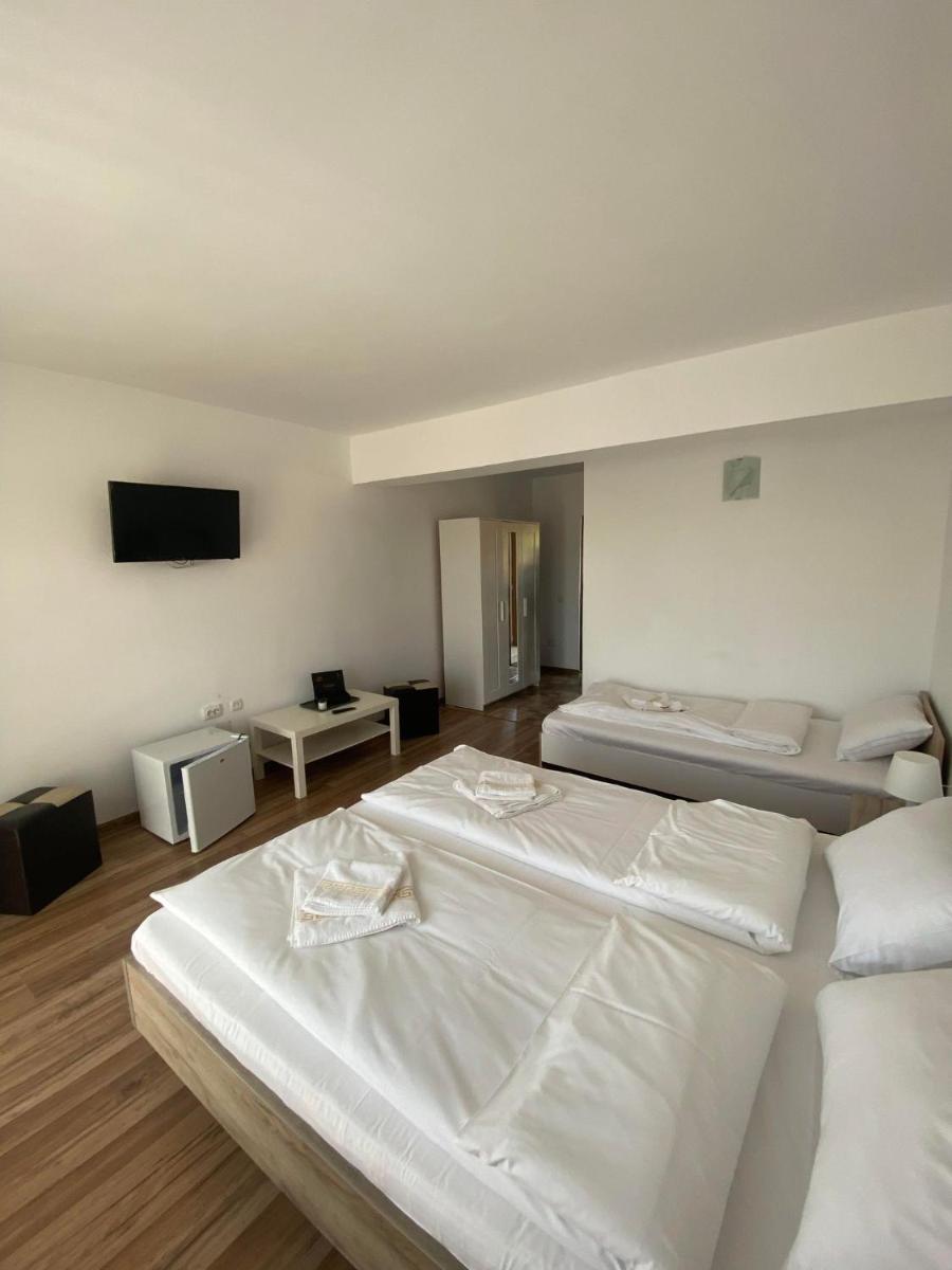 Triple Room with Balcony photo 1