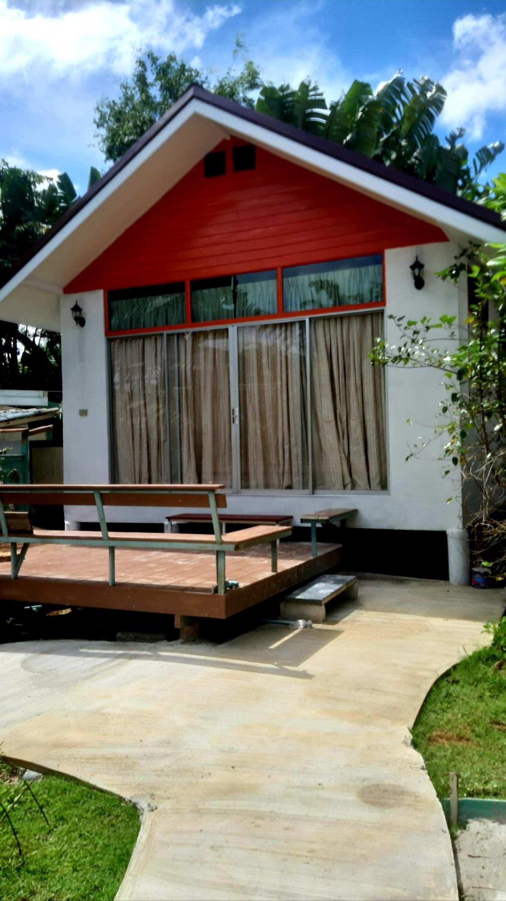 Bungalow with Garden View - Photo 6