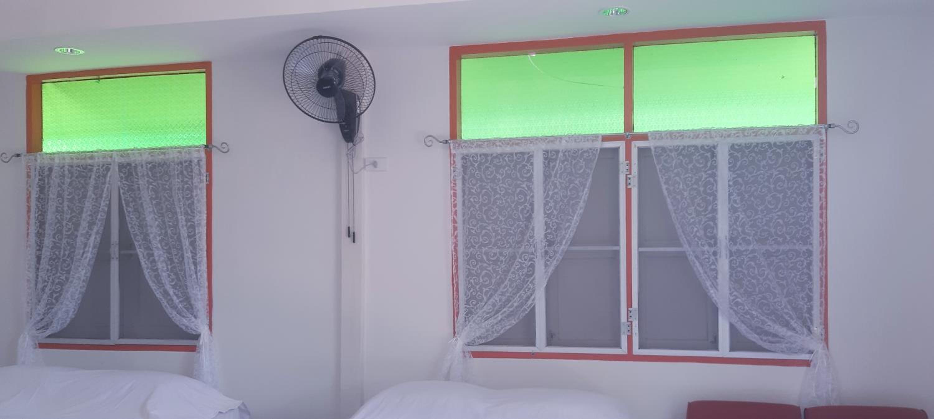 Bungalow with Garden View - Photo 9