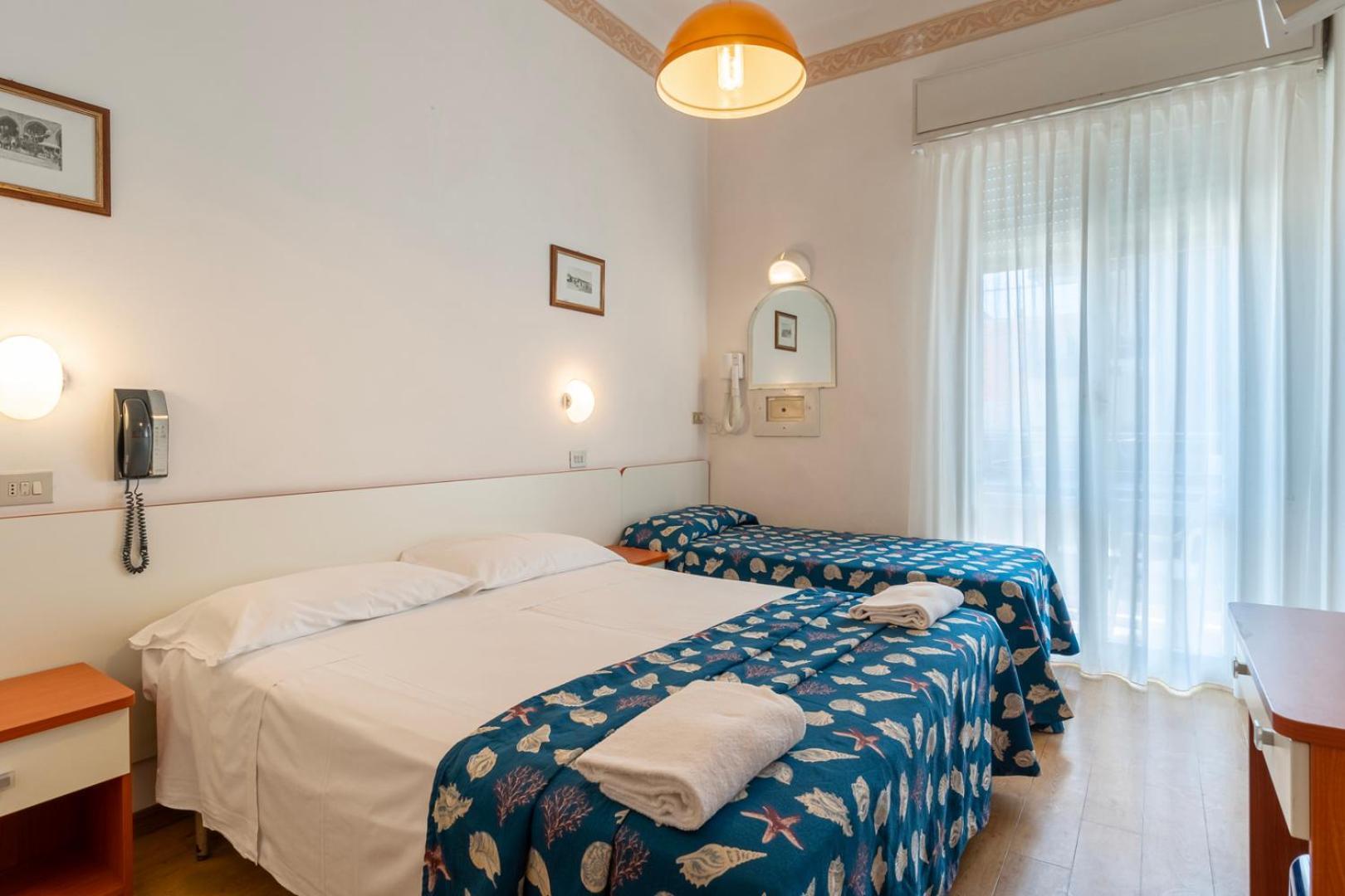 Triple Room with Side Sea View photo 1