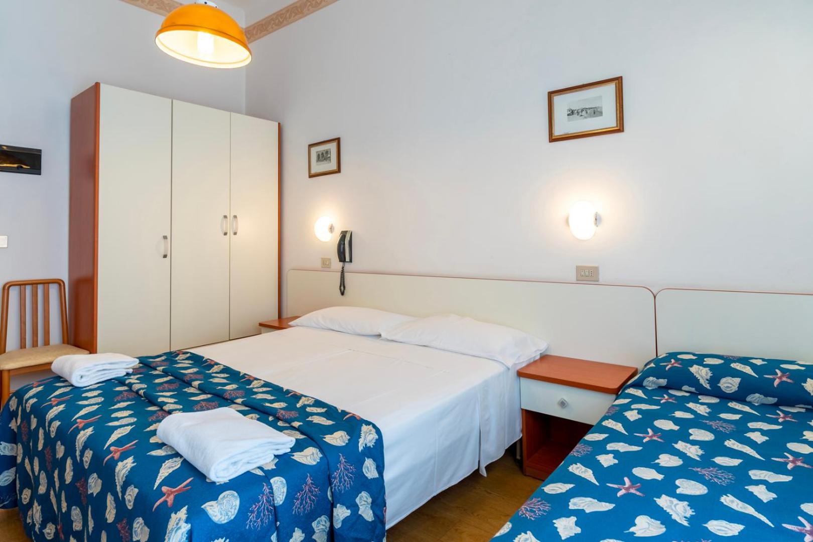 Triple Room with Side Sea View photo 2