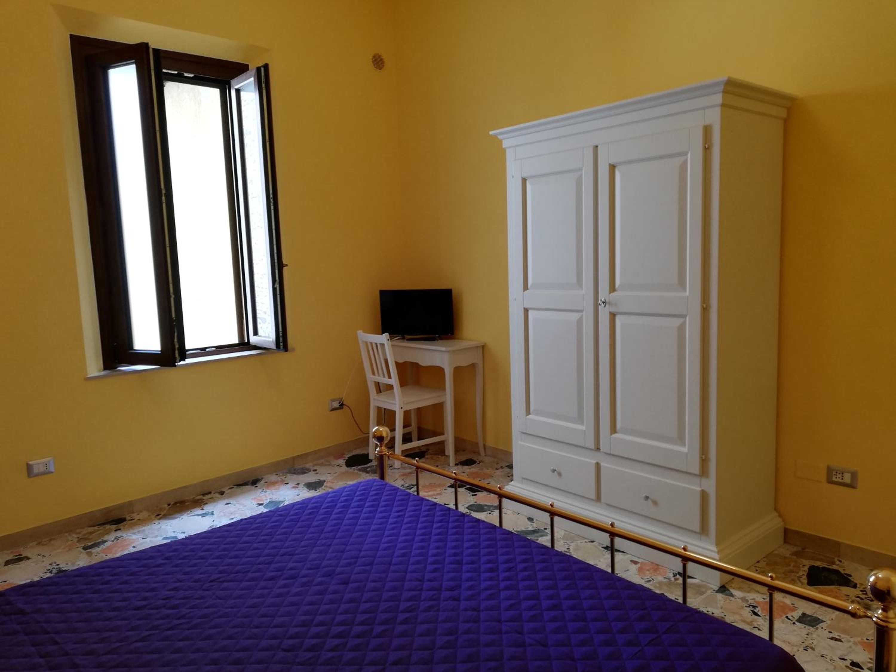 One-Bedroom Apartment photo 3