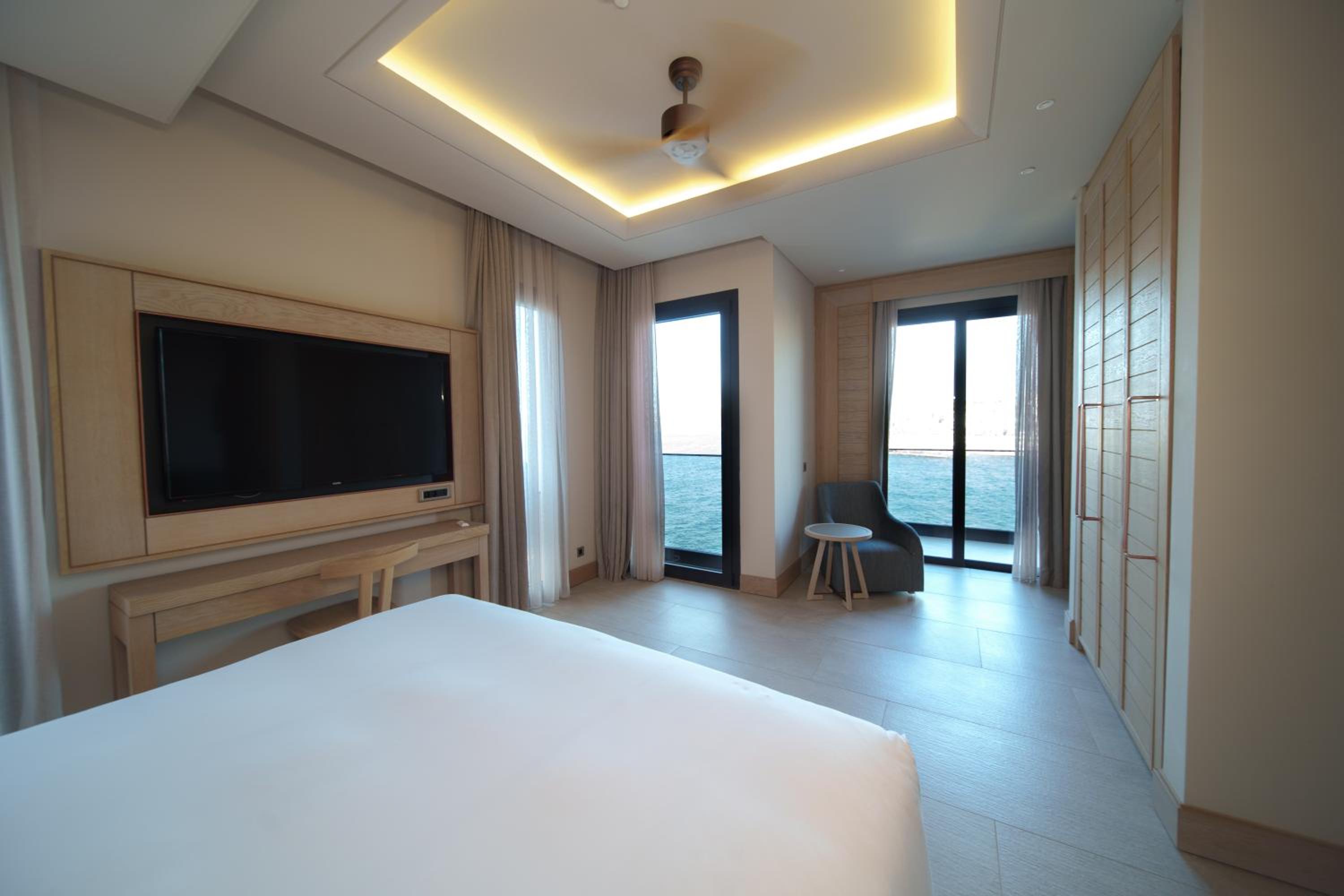 Executive Suite with Sea View - Photo 1
