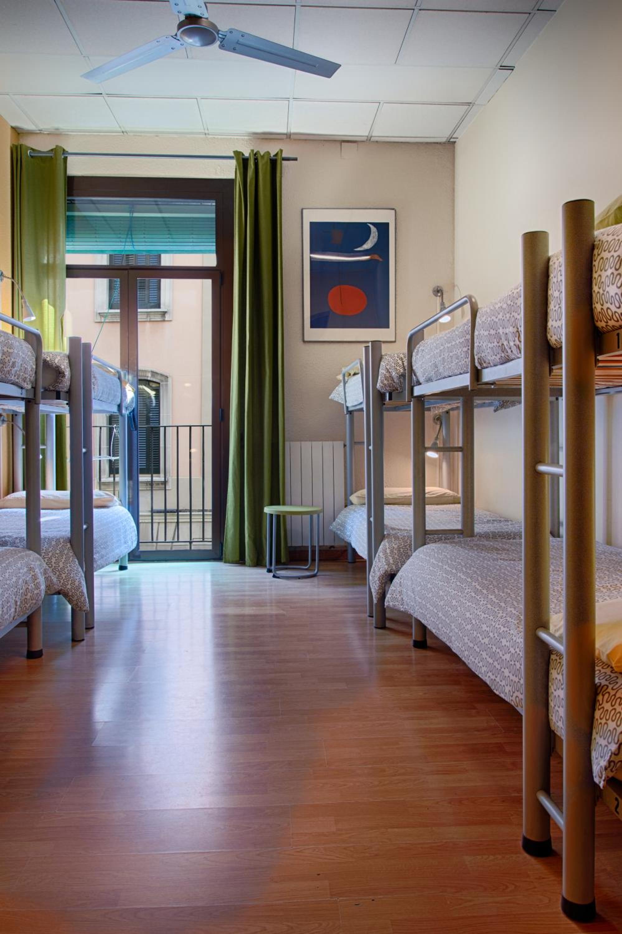 Bed in Mixed Dormitory Room (10-Bed) photo 2