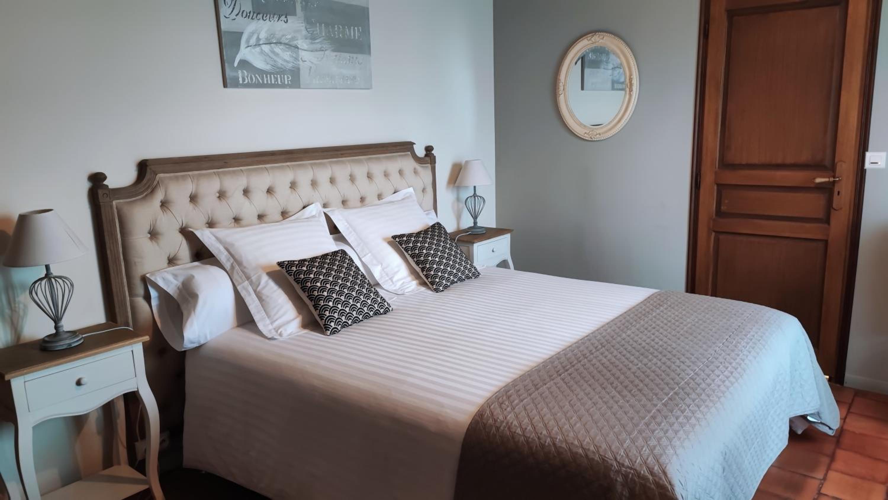 Superior King Room - Photo 2