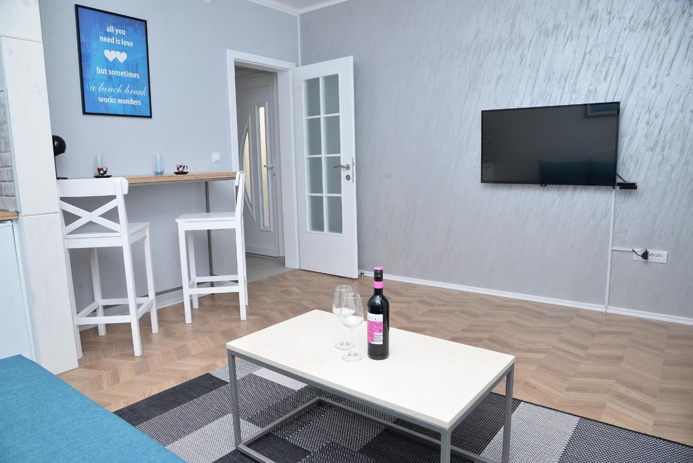 One Bedroom Apartment with Balcony - Photo 20