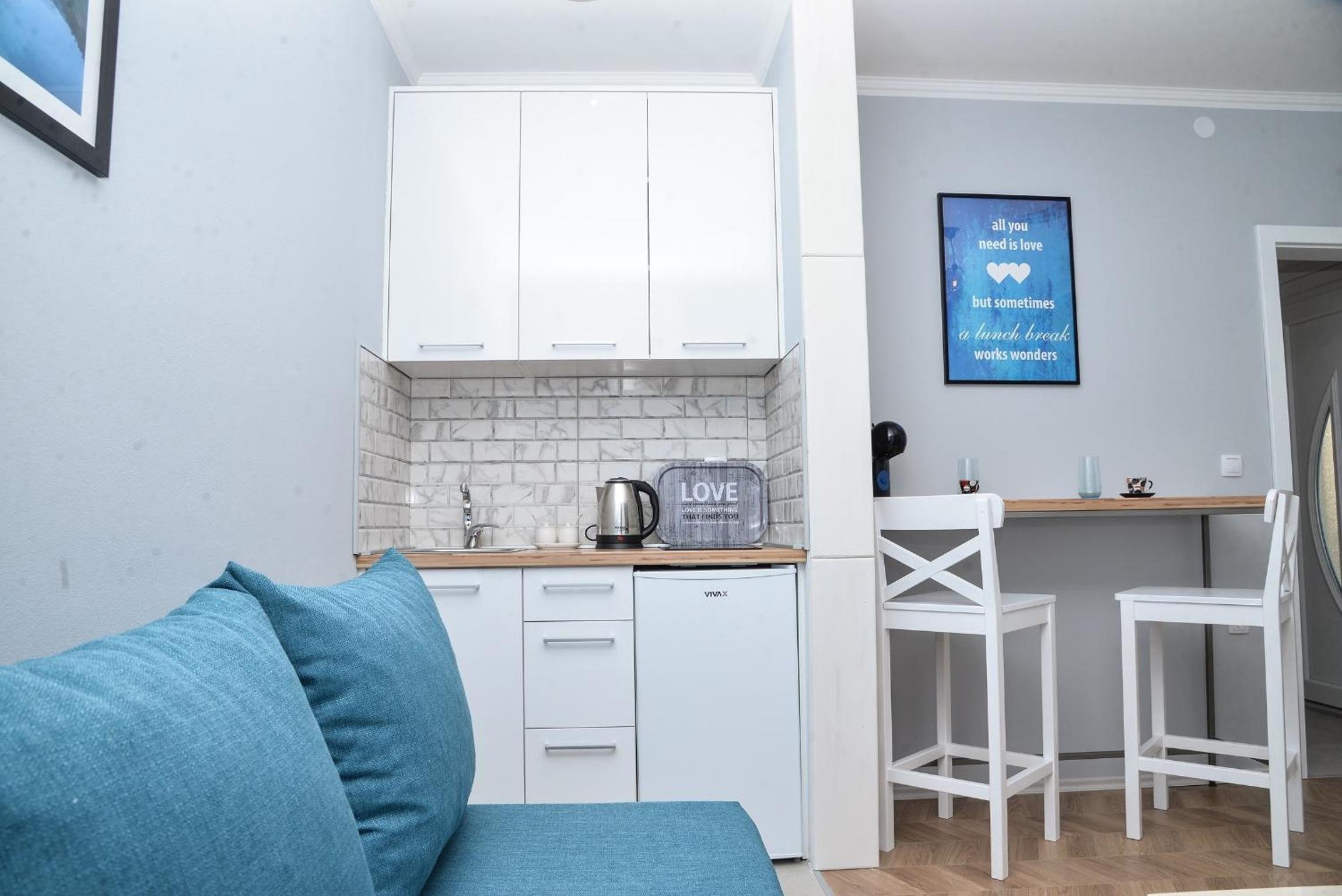 One Bedroom Apartment with Balcony - Photo 5