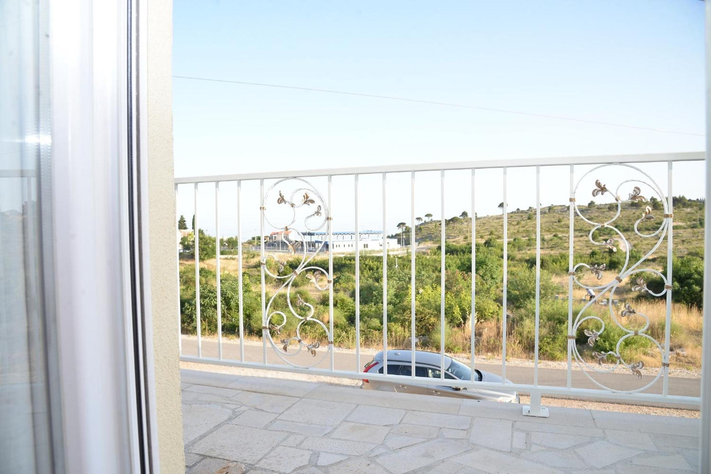 One Bedroom Apartment with Balcony - Photo 21